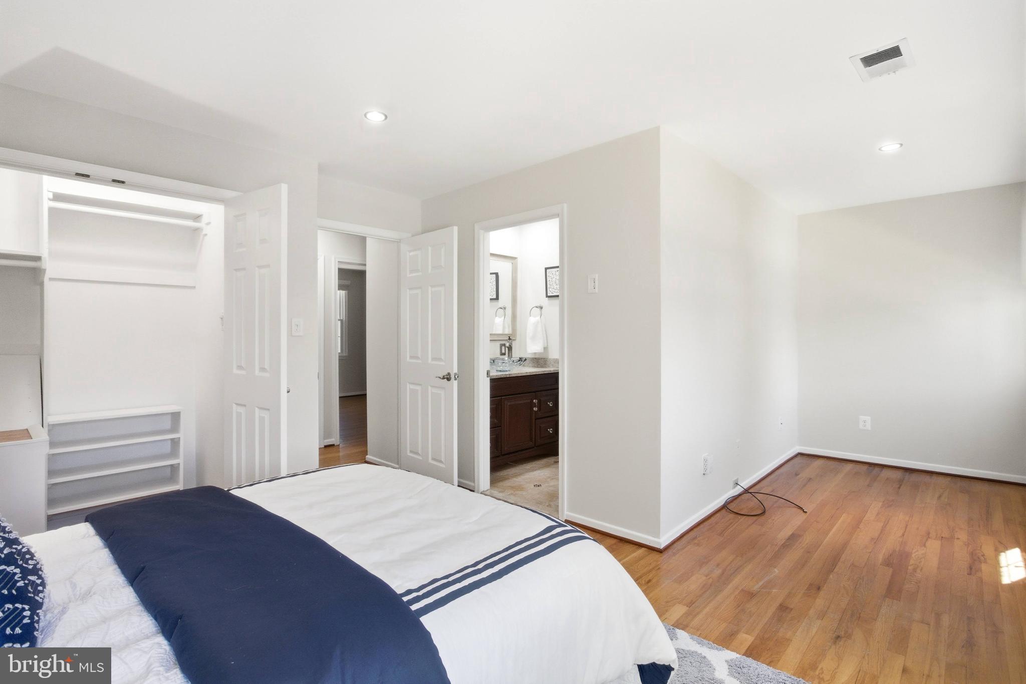 LAKE BRADDOCK - Residential