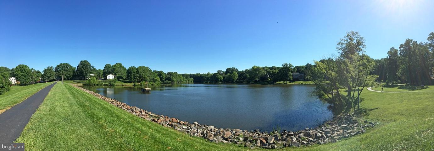 LAKE BRADDOCK - Residential