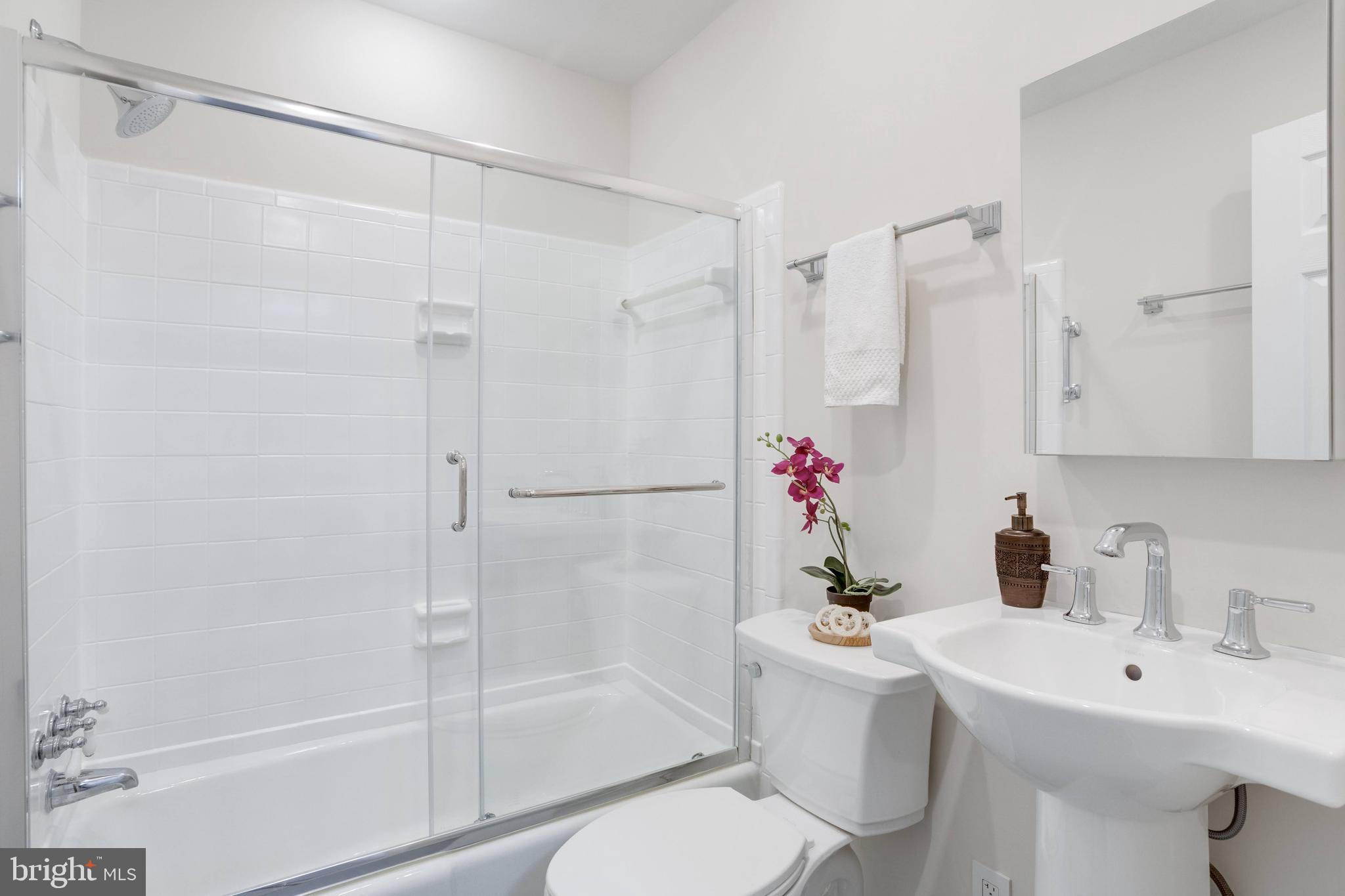 LAKE BRADDOCK - Residential