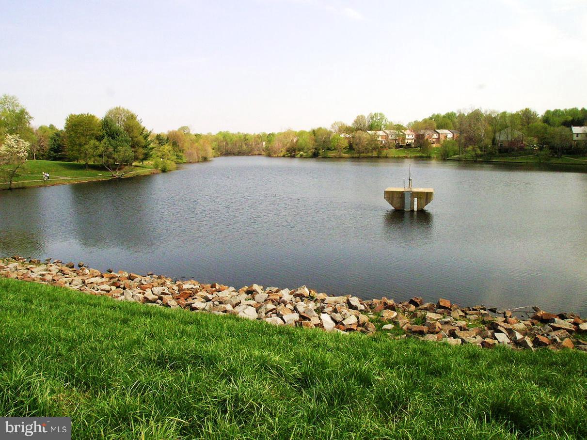 LAKE BRADDOCK - Residential