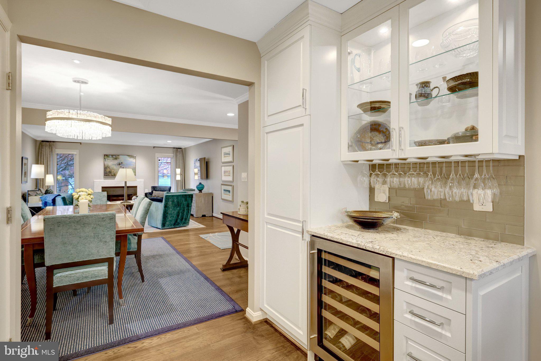 OAKTON MANOR - Residential