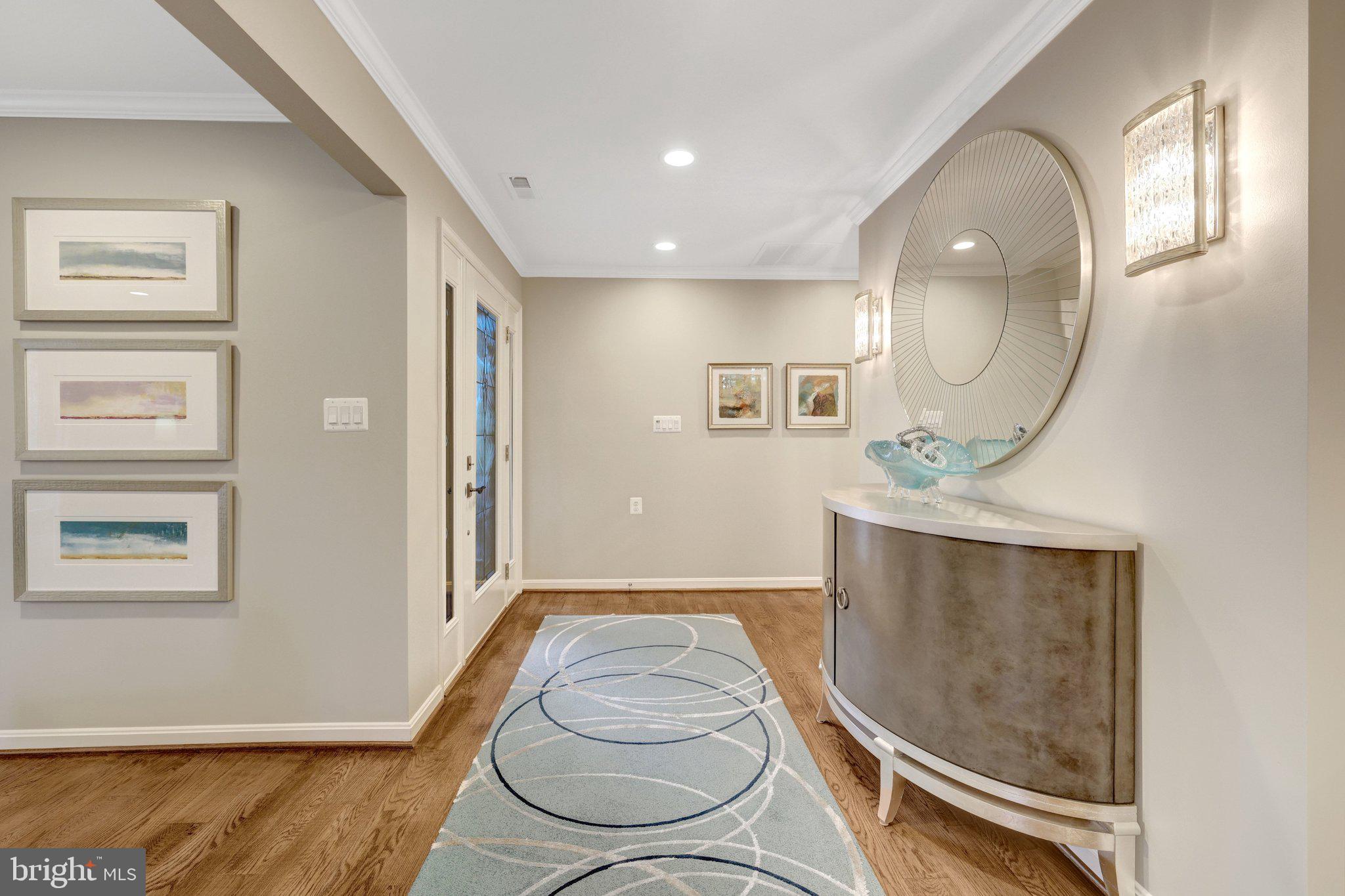 OAKTON MANOR - Residential