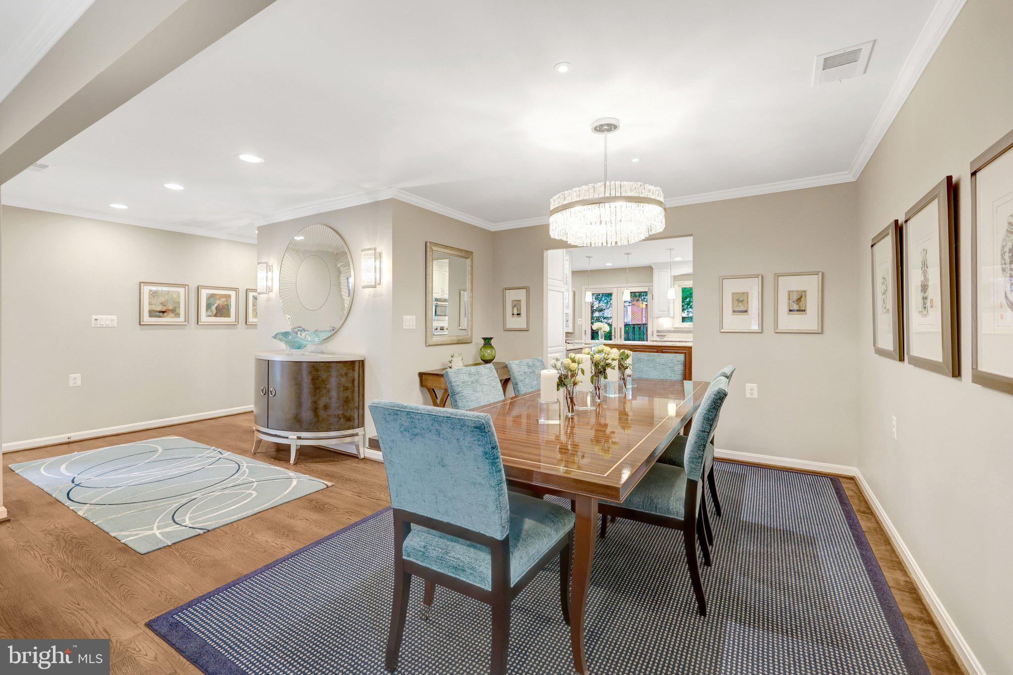 OAKTON MANOR - Residential