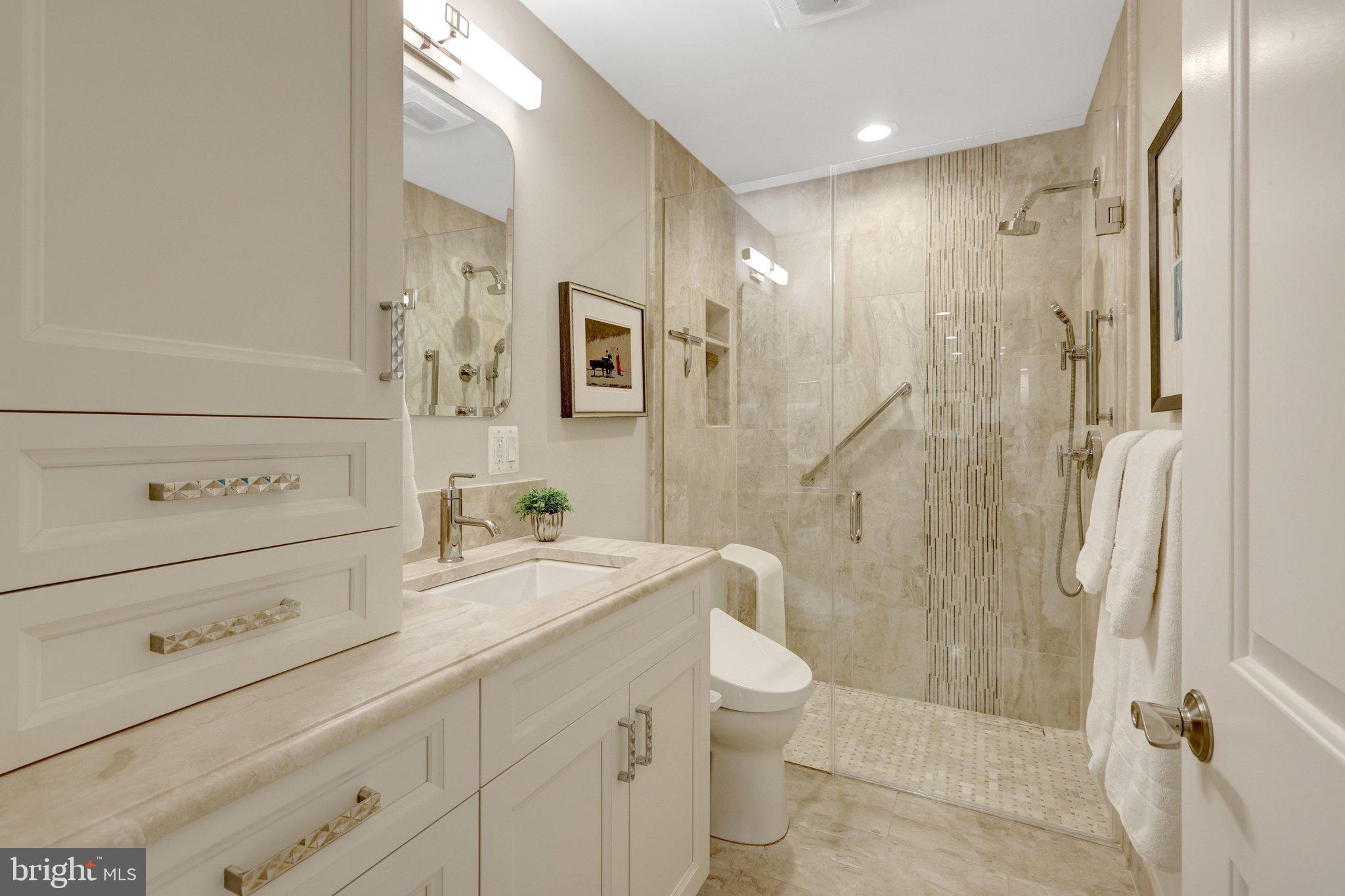 OAKTON MANOR - Residential