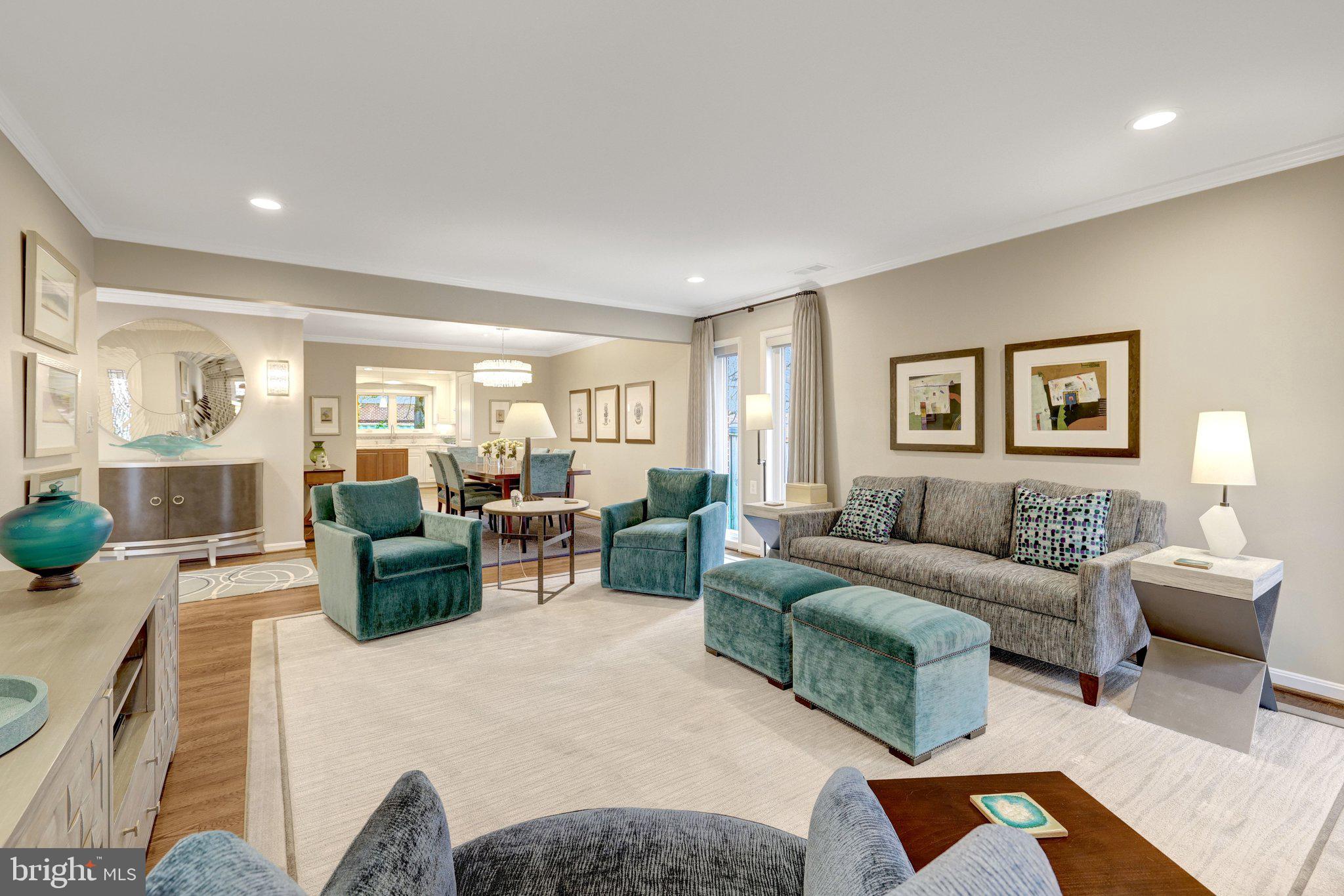 OAKTON MANOR - Residential