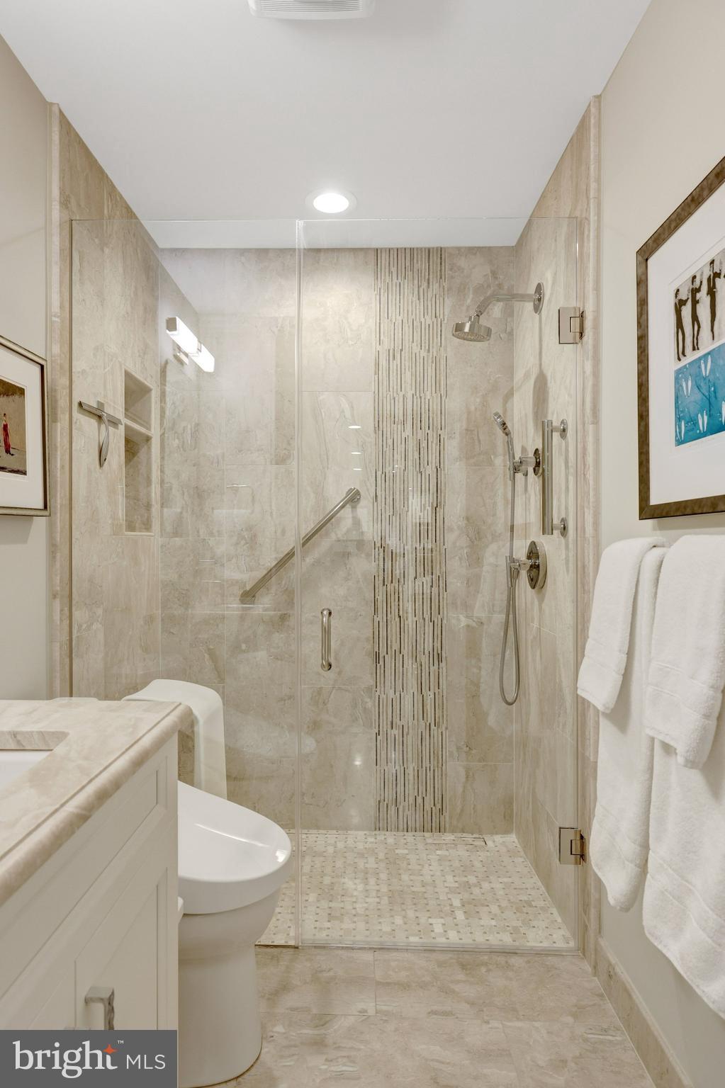 OAKTON MANOR - Residential