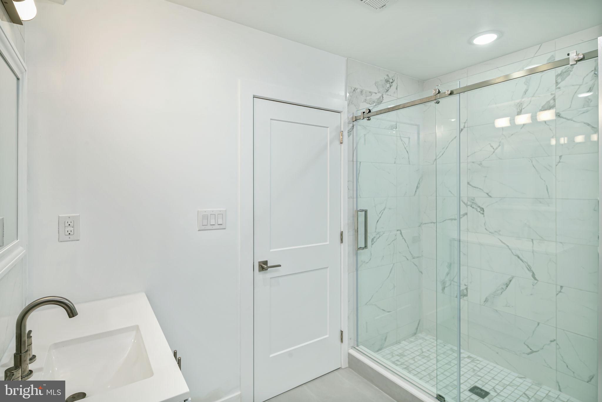 EAST KENSINGTON - Residential Lease