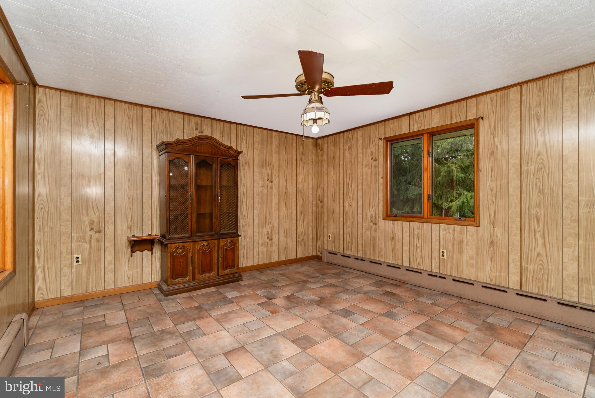 LOCUST VALLEY - Residential