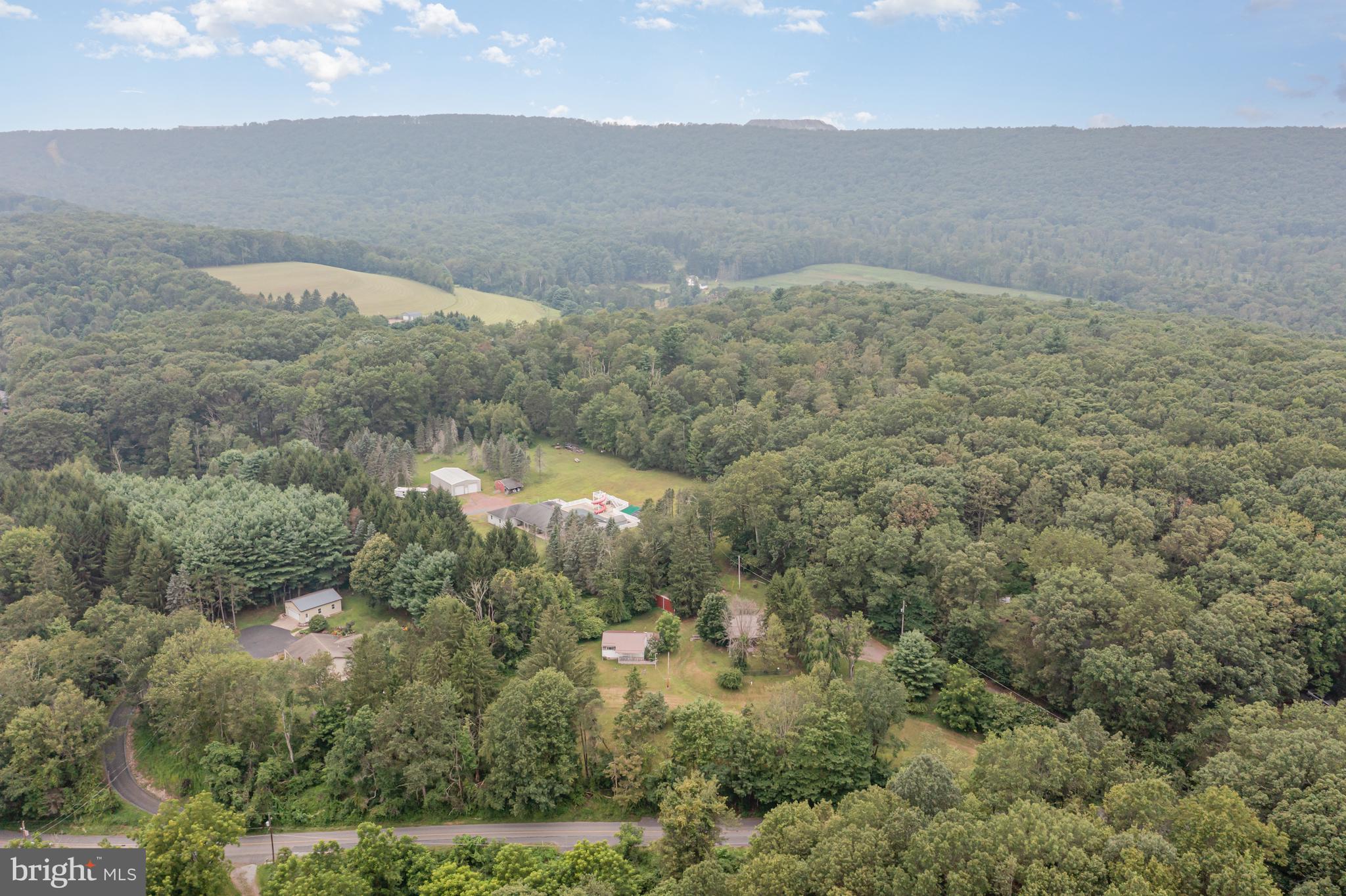 LOCUST VALLEY - Residential