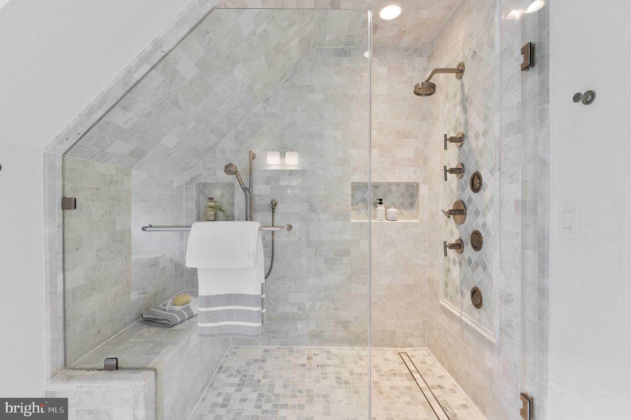 MAPLEWOOD - Residential