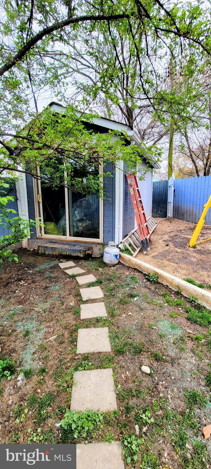 FAIRLAWN - Residential