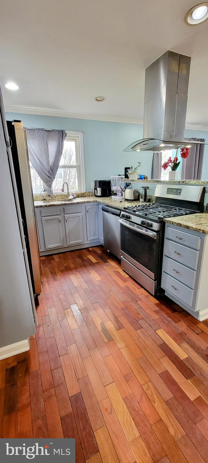 FAIRLAWN - Residential