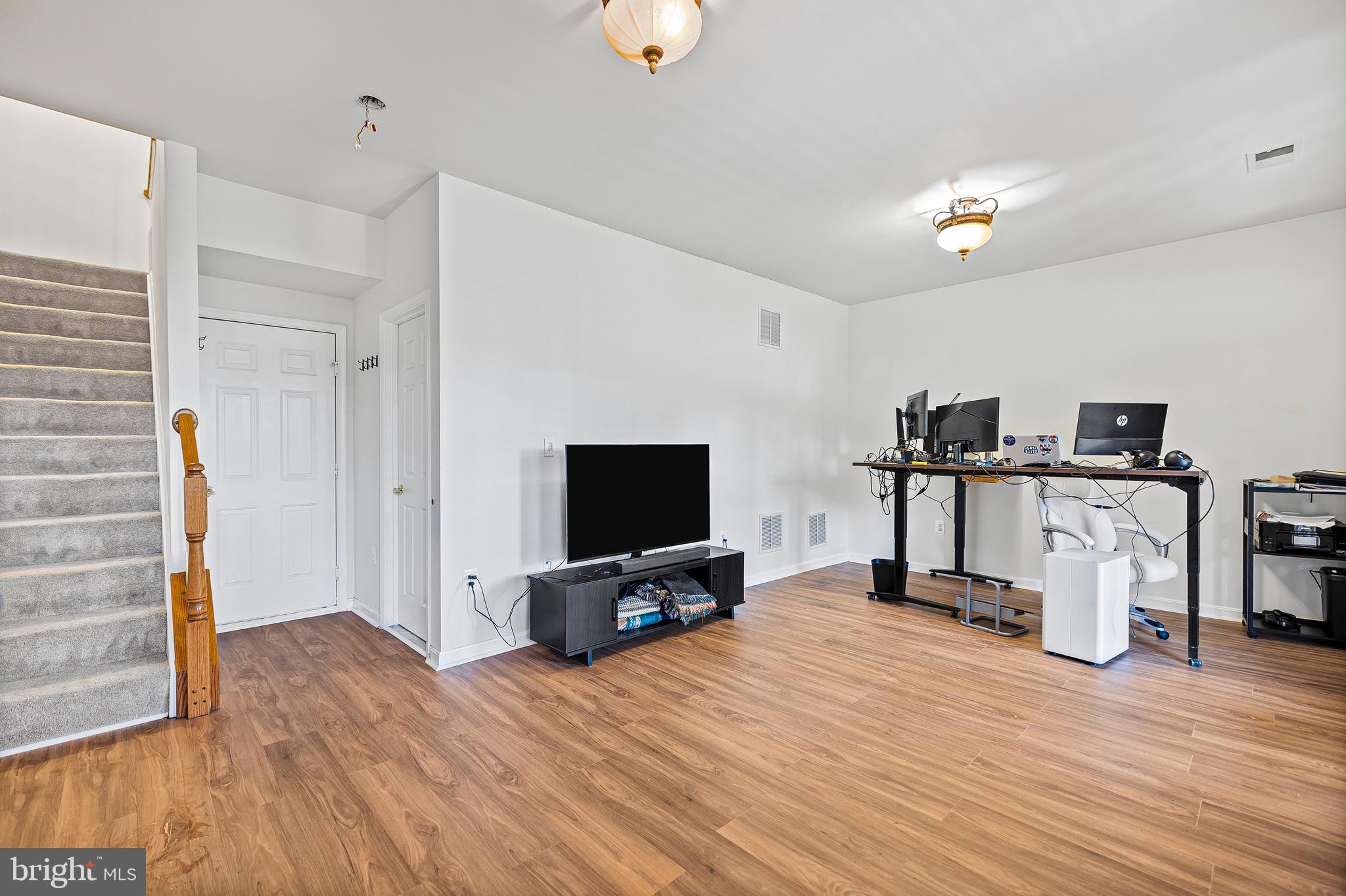 POTOMAC STATION - Residential