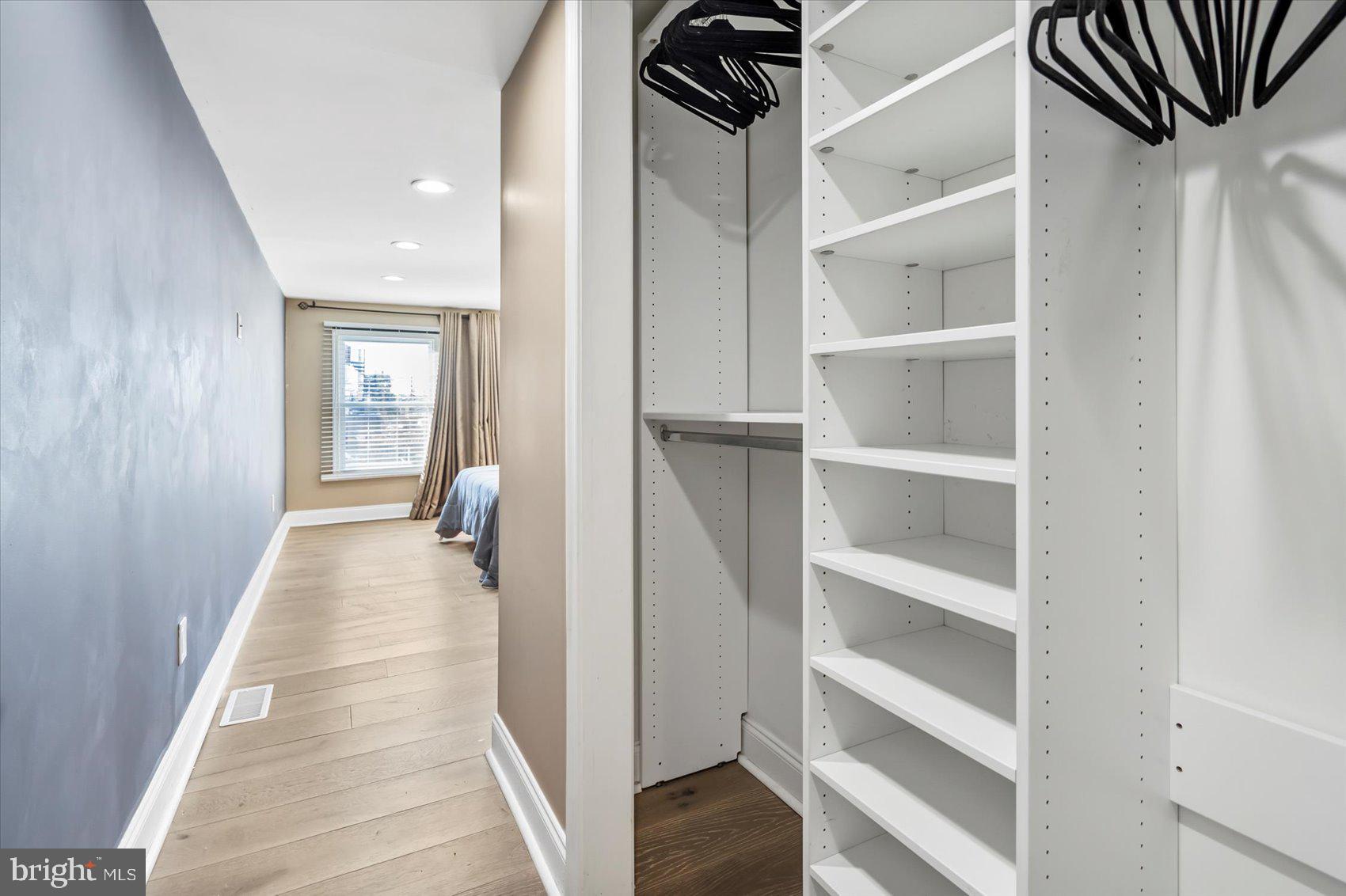 LOCUST POINT - Residential