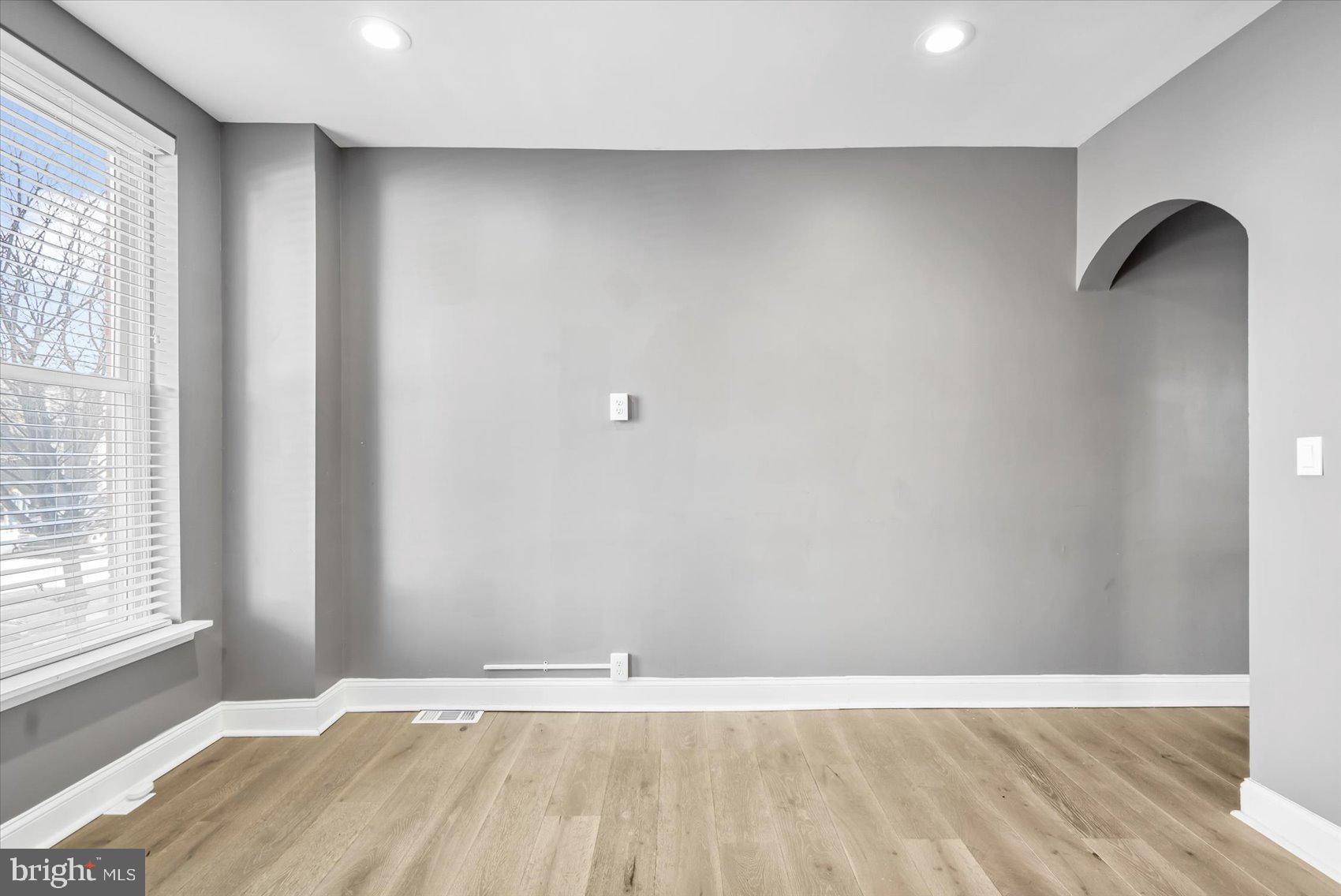 LOCUST POINT - Residential