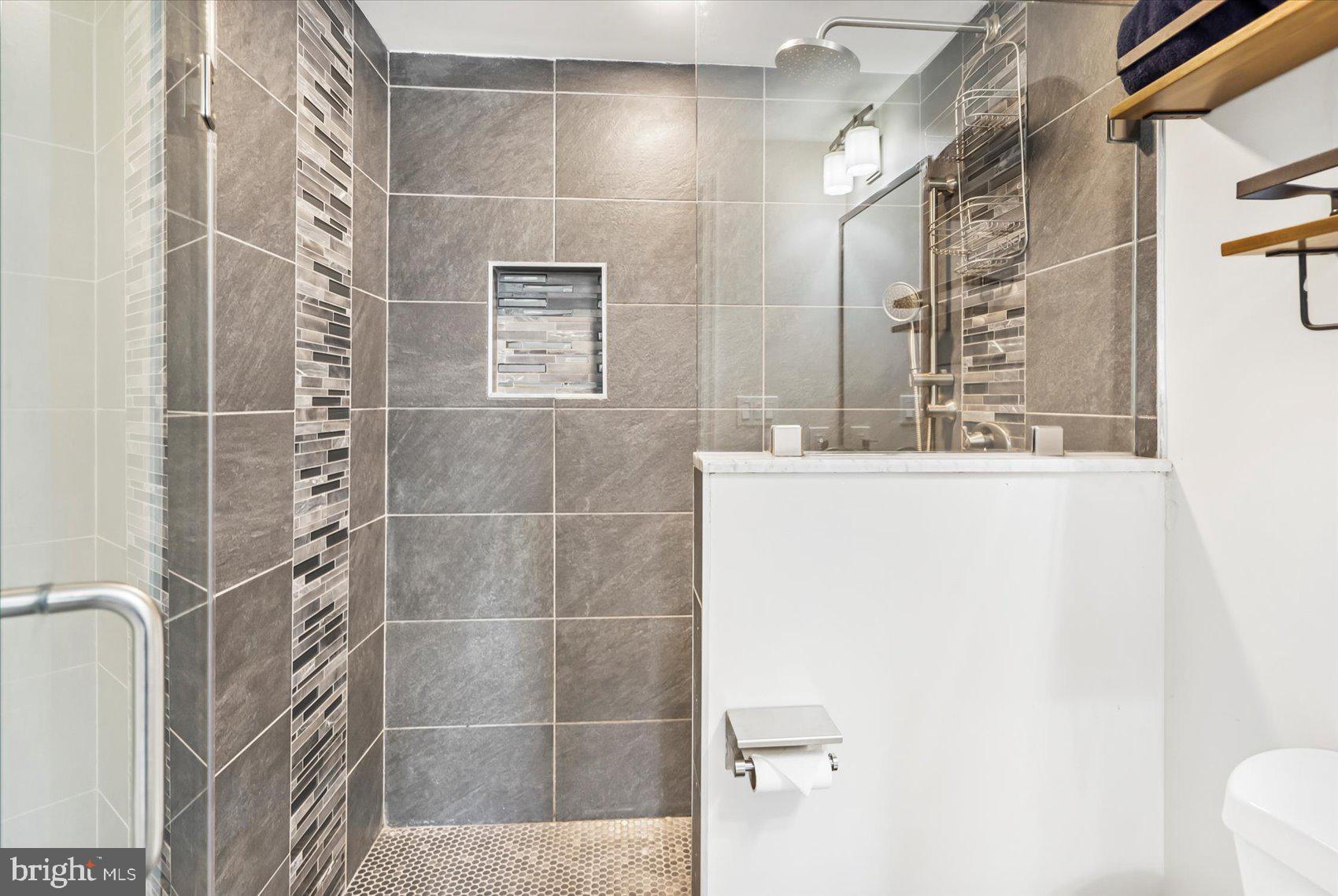 LOCUST POINT - Residential