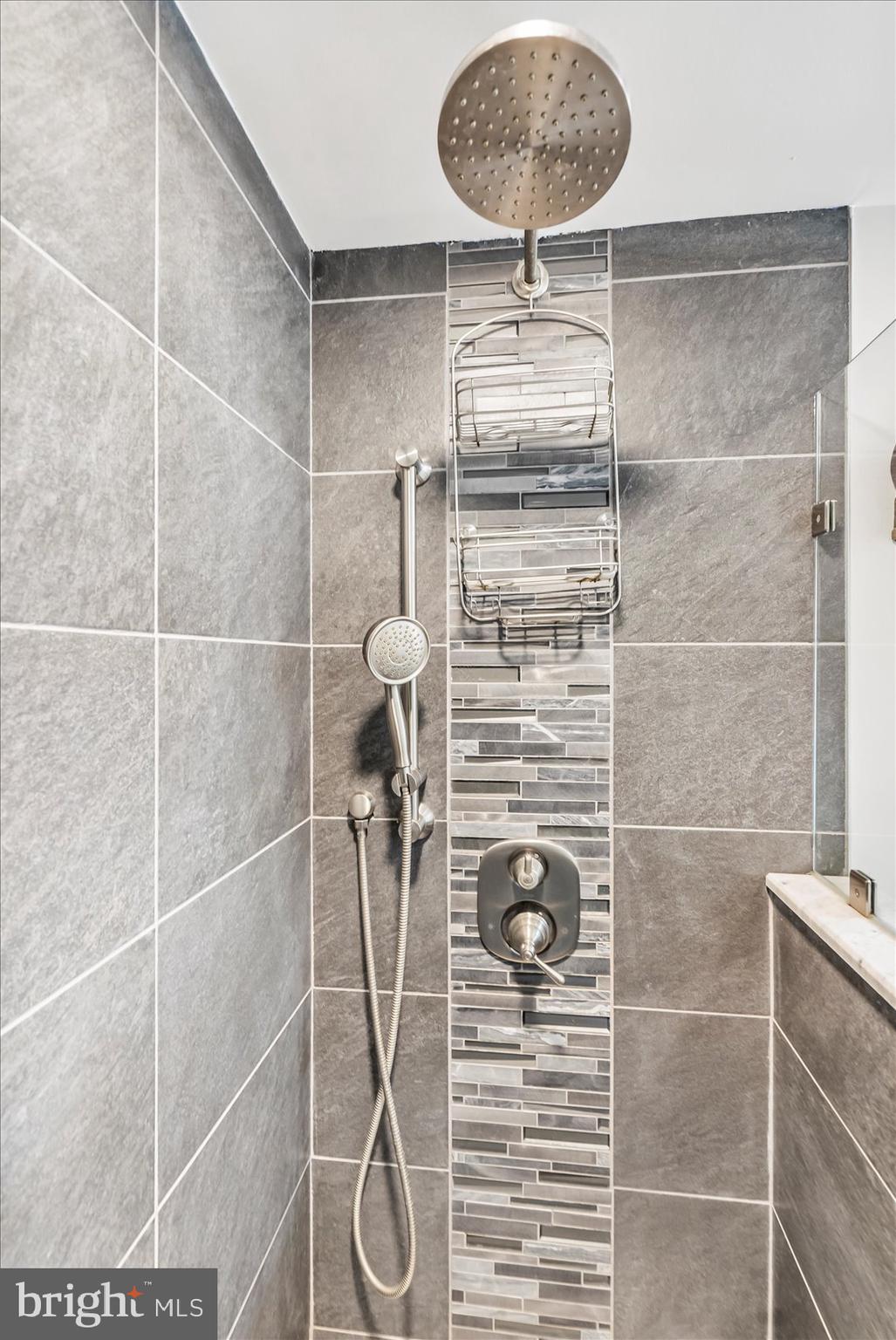 LOCUST POINT - Residential