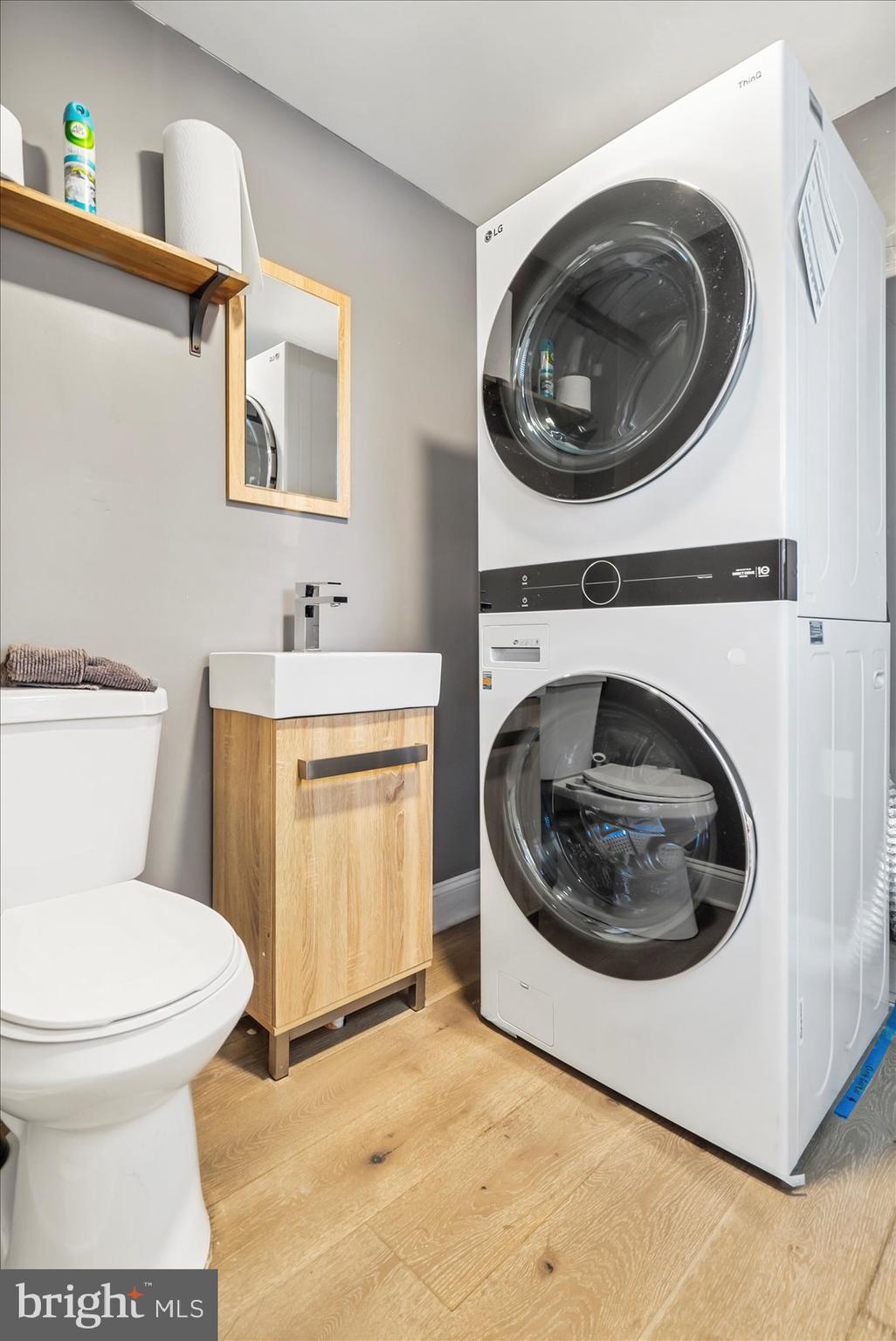 LOCUST POINT - Residential