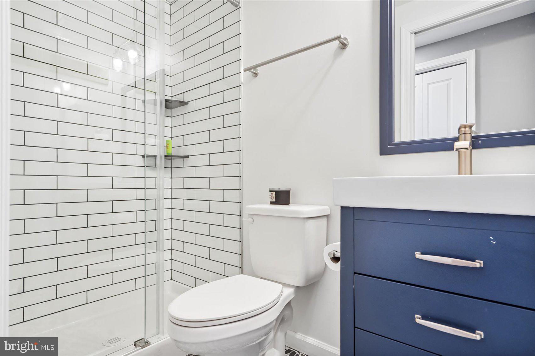 LOCUST POINT - Residential