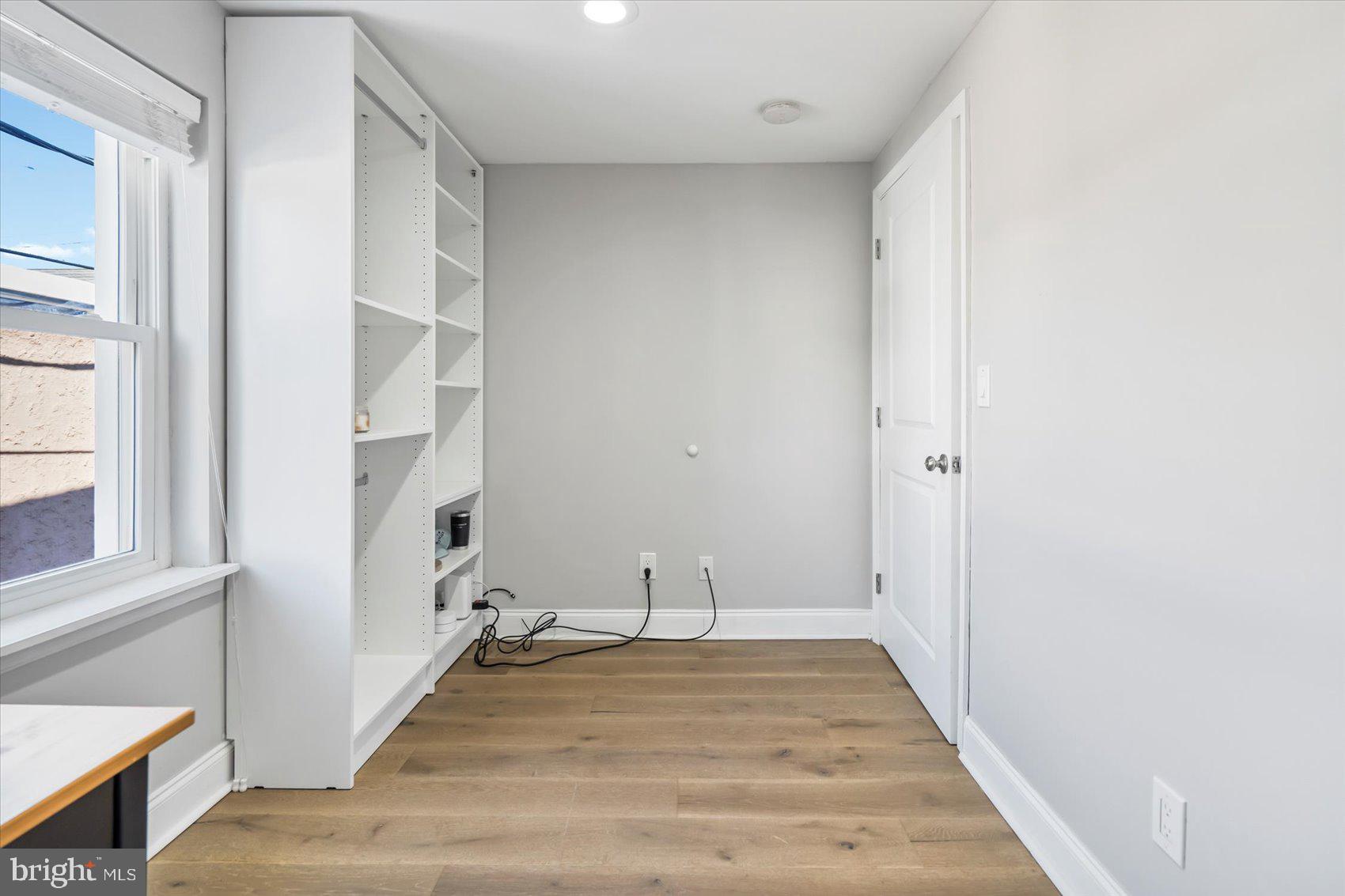 LOCUST POINT - Residential