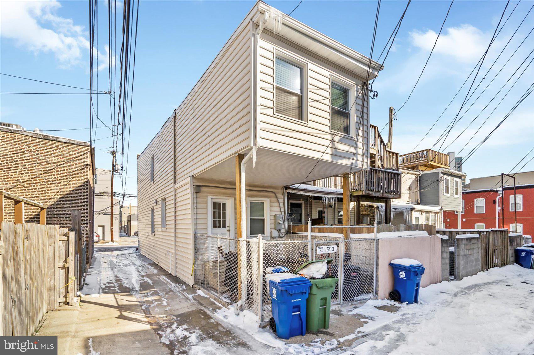 LOCUST POINT - Residential