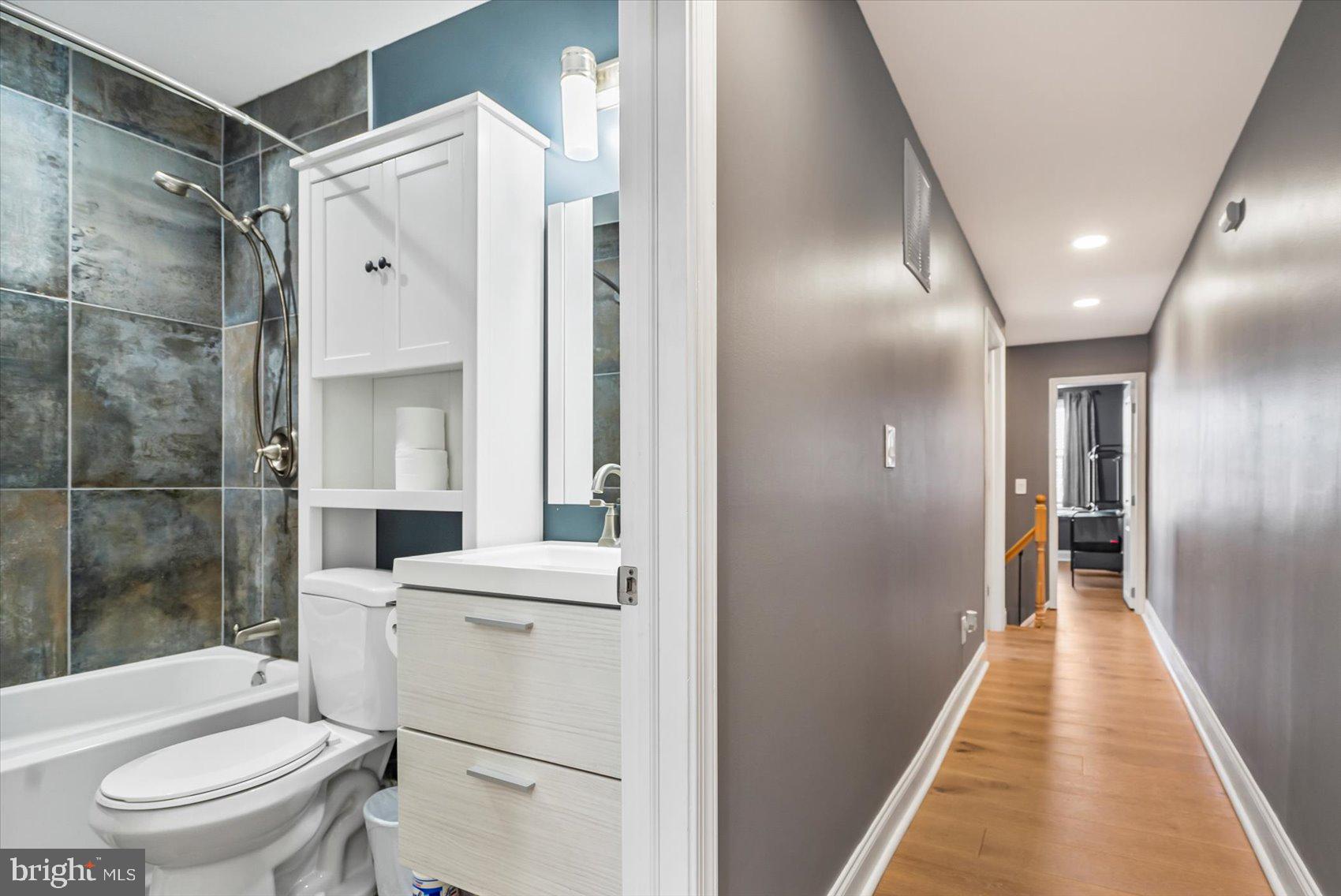 LOCUST POINT - Residential