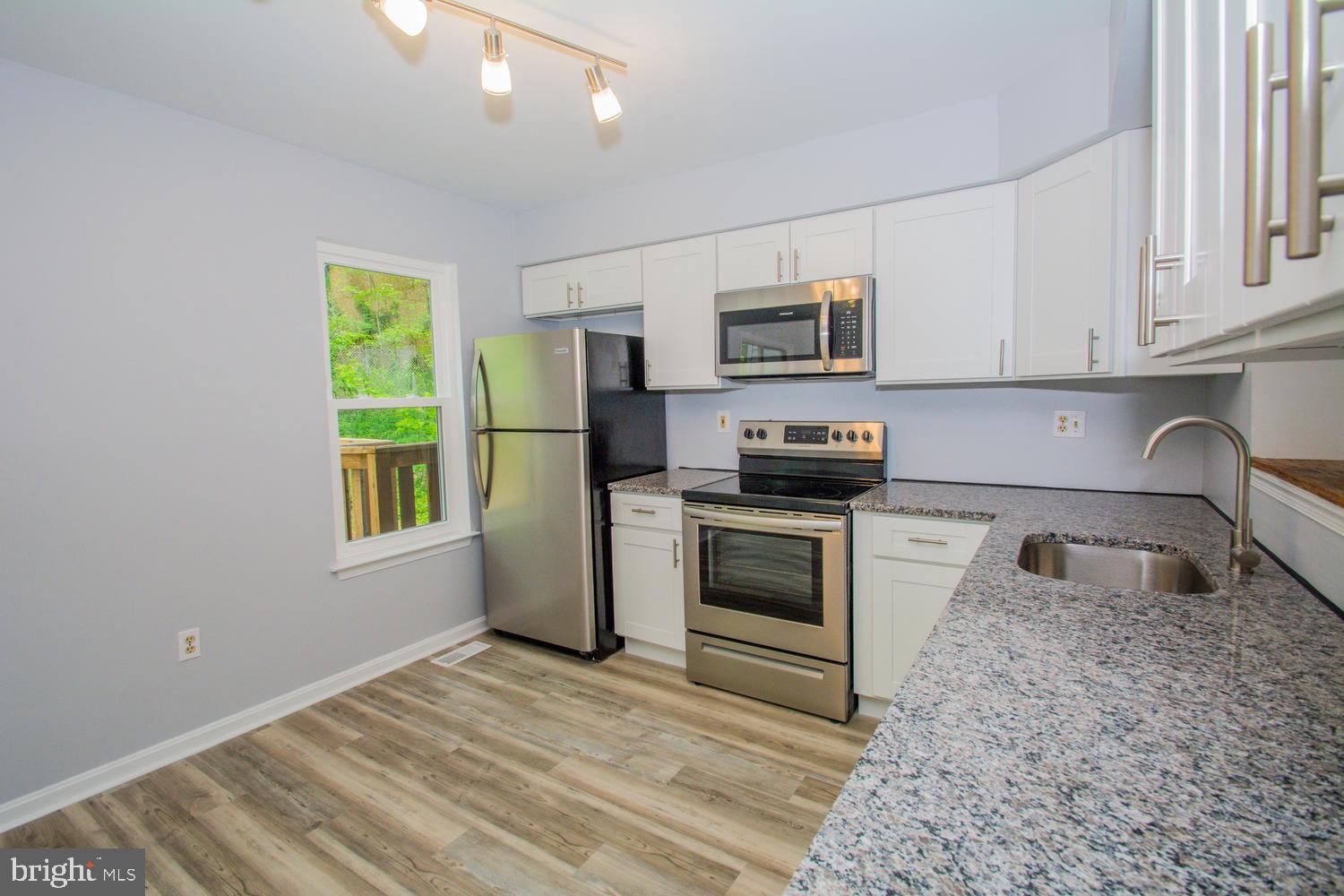 RIVERCHASE - Residential Lease