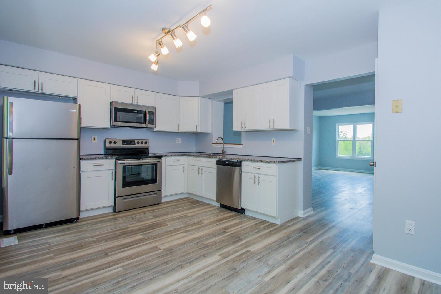 RIVERCHASE - Residential Lease