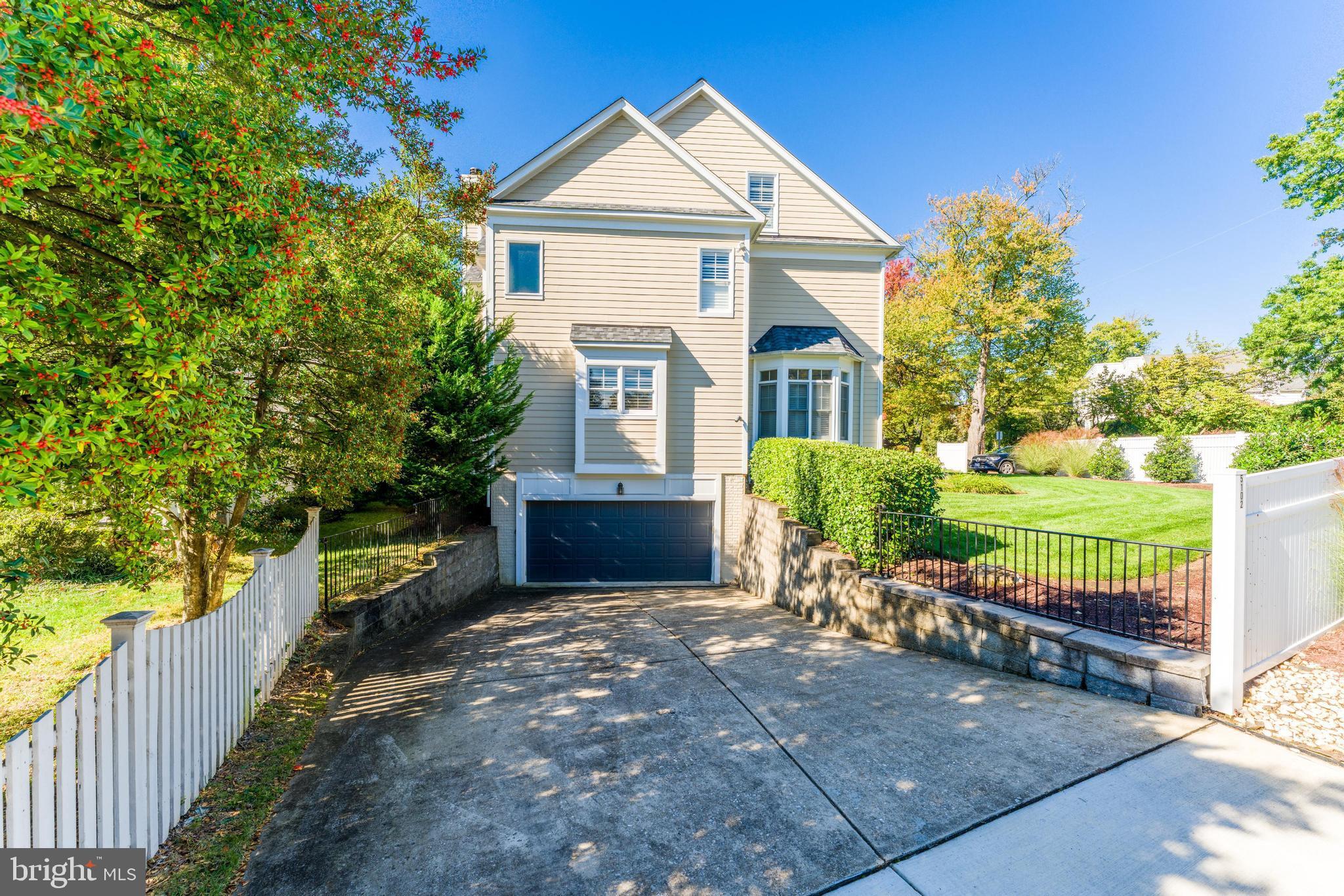 BRADLEY HILLS - Residential