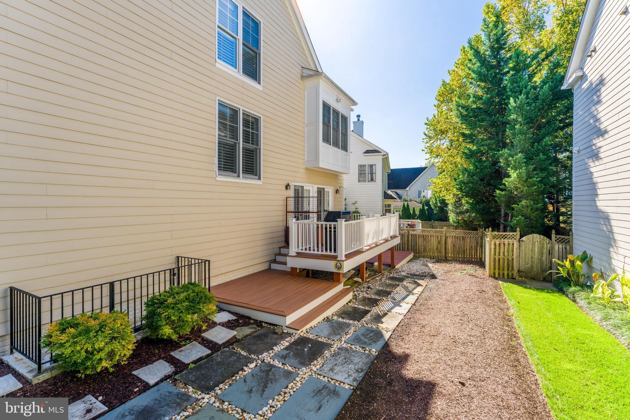 BRADLEY HILLS - Residential