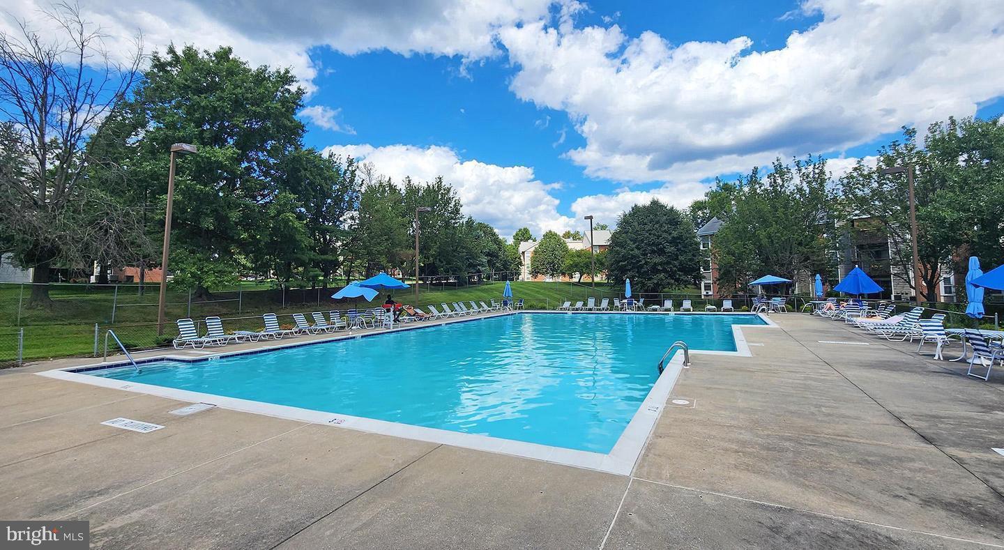 CROMWELL FOUNTAIN - Residential