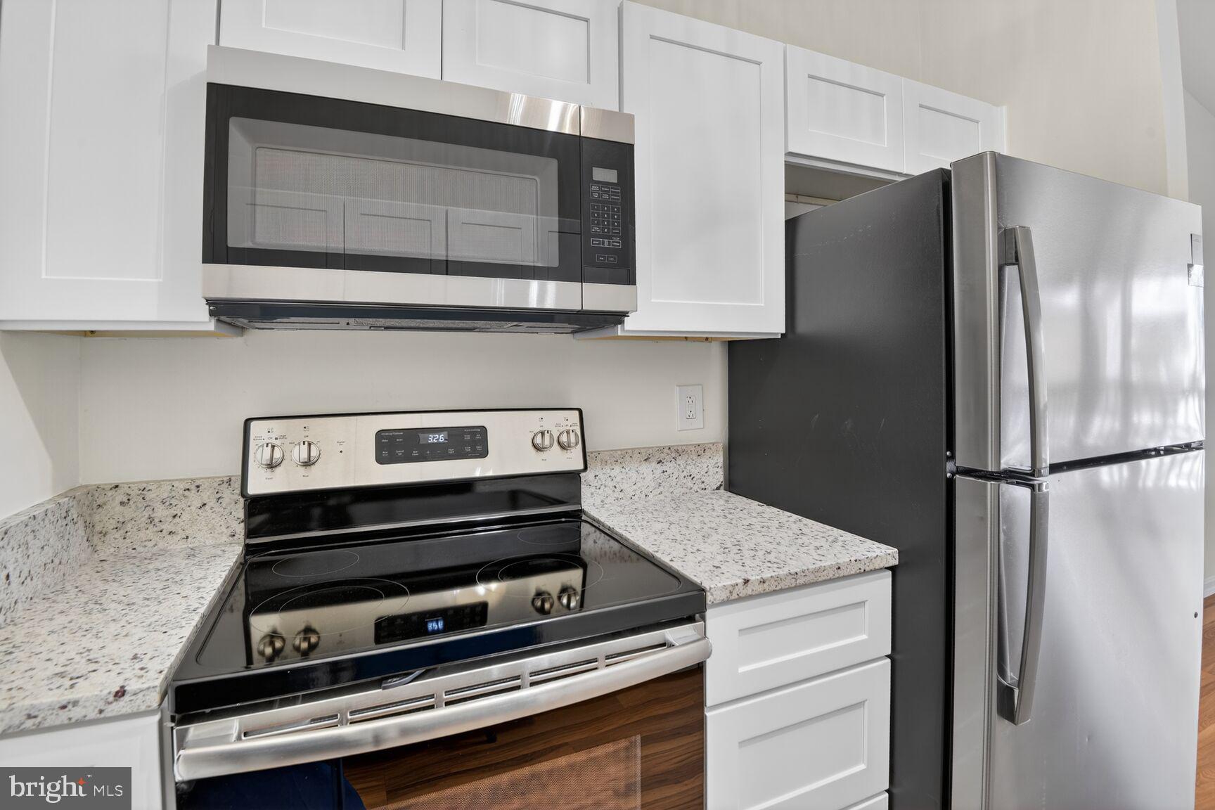 CROMWELL FOUNTAIN - Residential