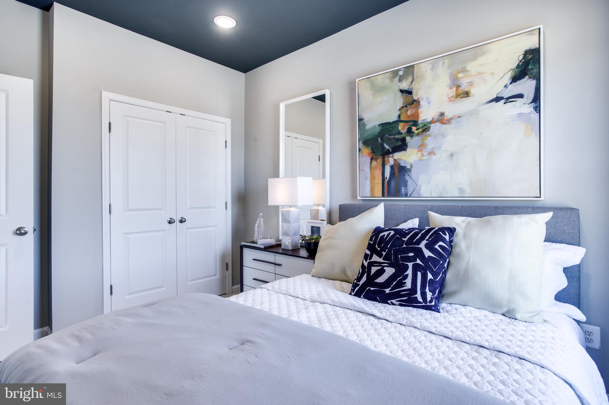 TOWNS AT MARKET COMMONS - Residential