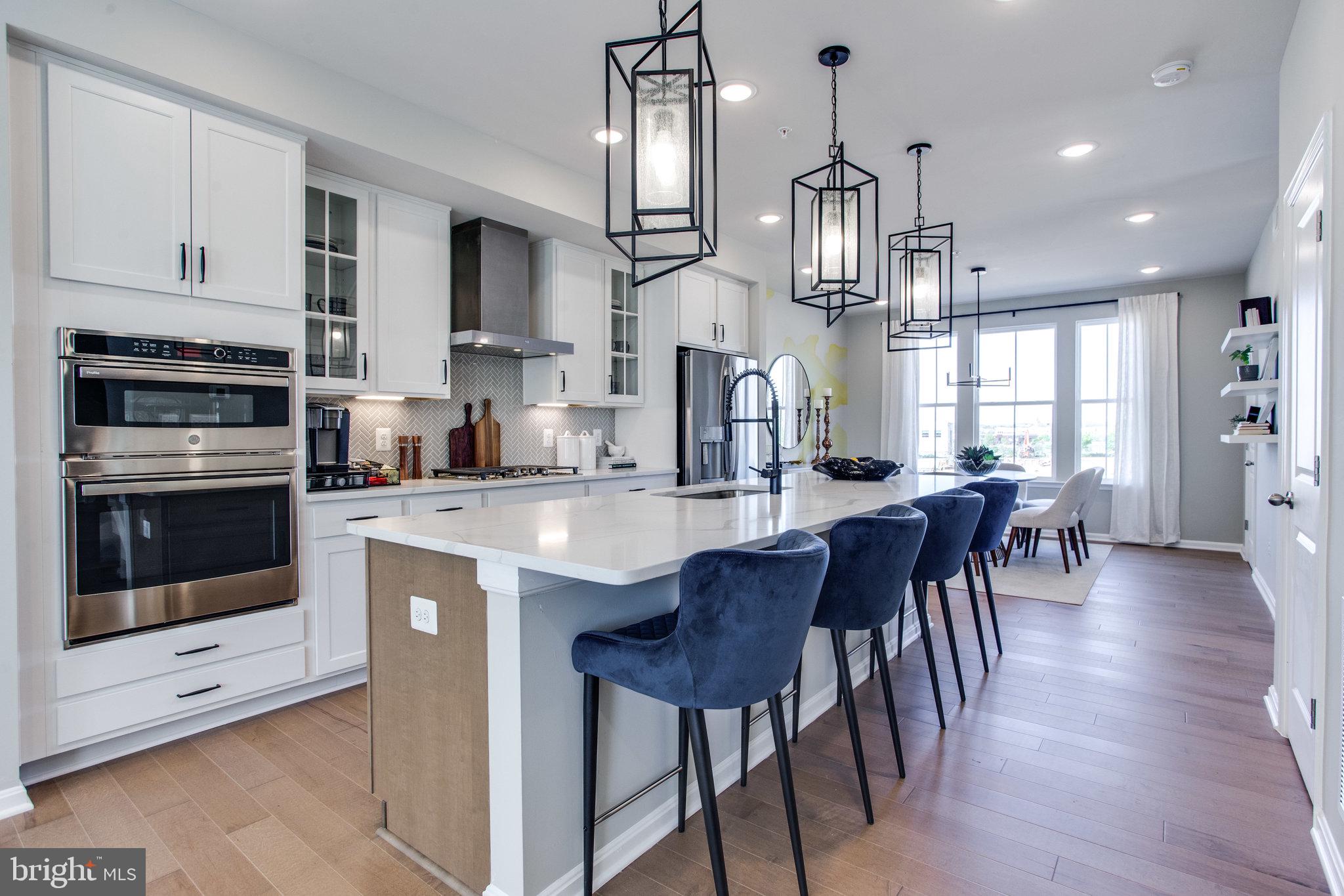 TOWNS AT MARKET COMMONS - Residential