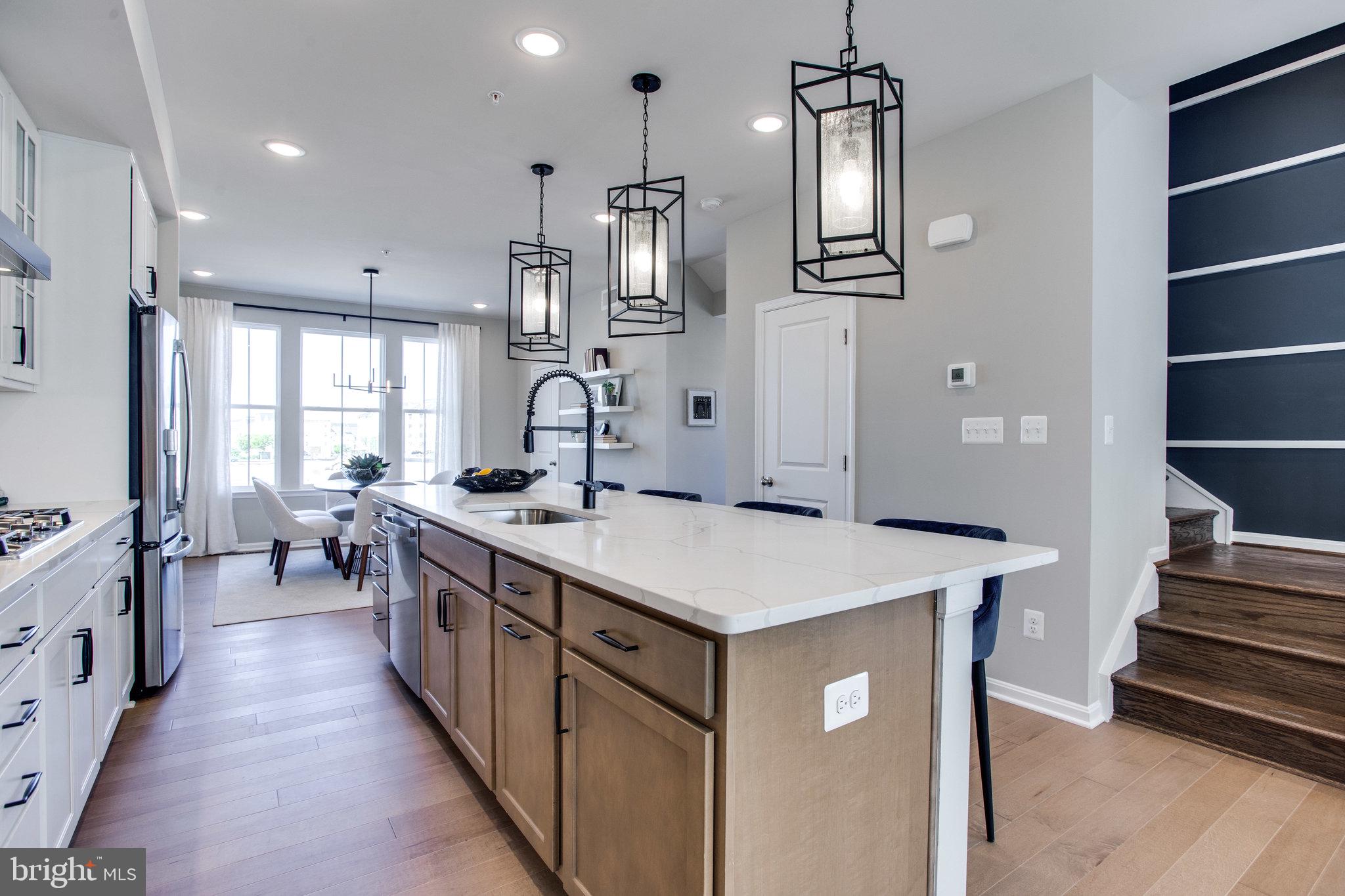 TOWNS AT MARKET COMMONS - Residential