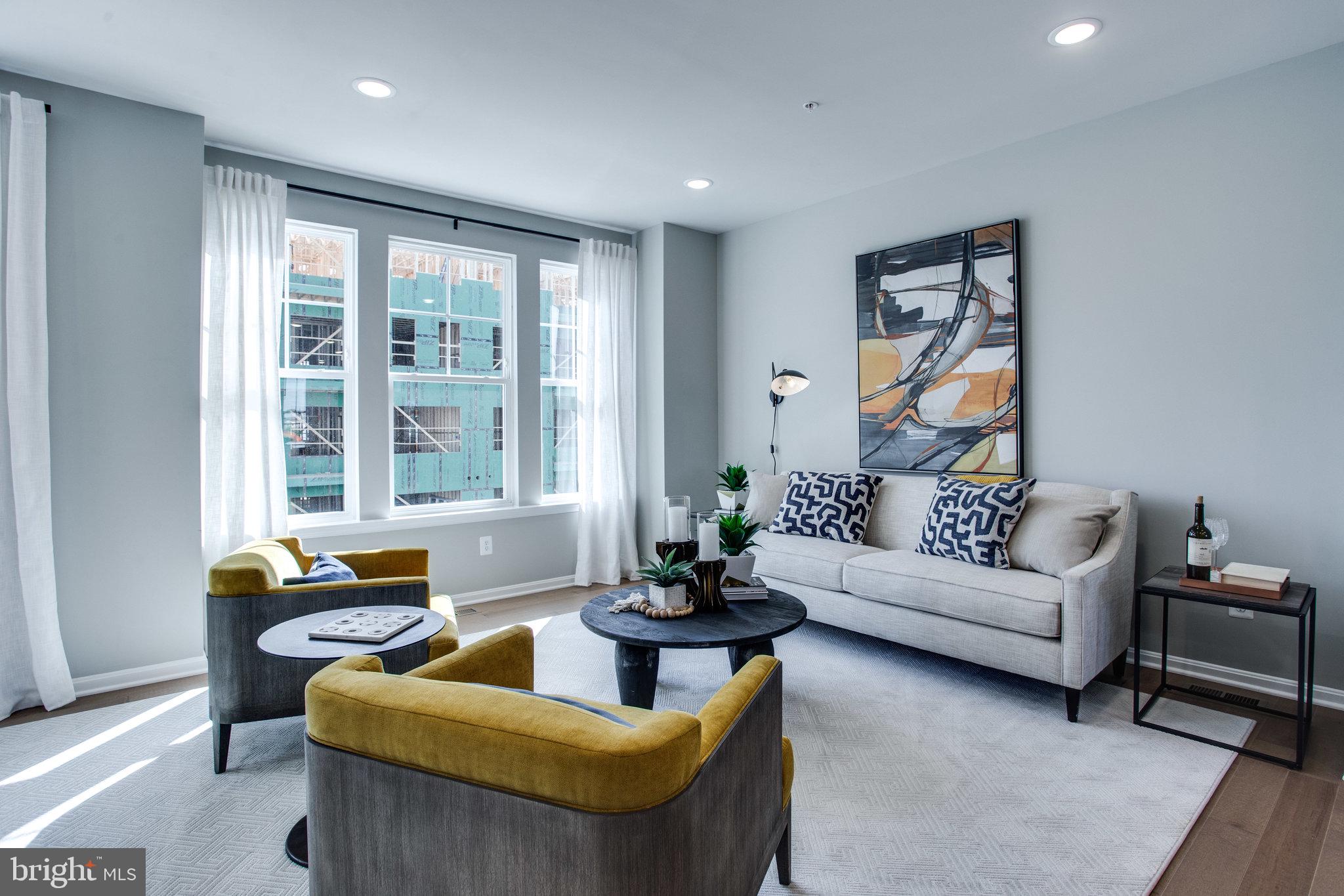 TOWNS AT MARKET COMMONS - Residential