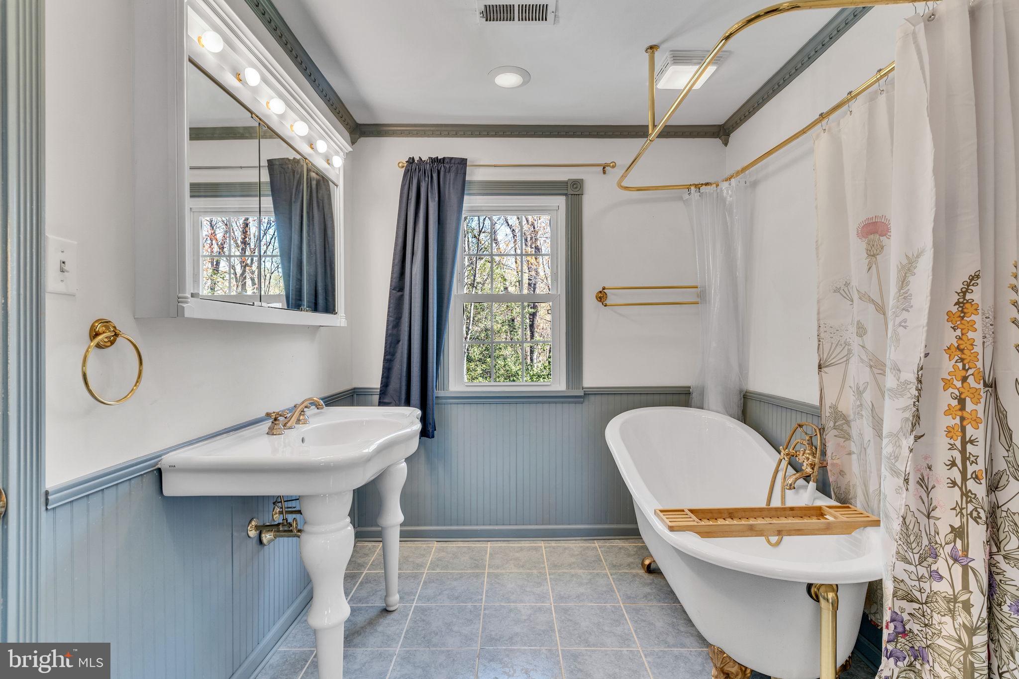 FERRY LANDING WOODS - Residential