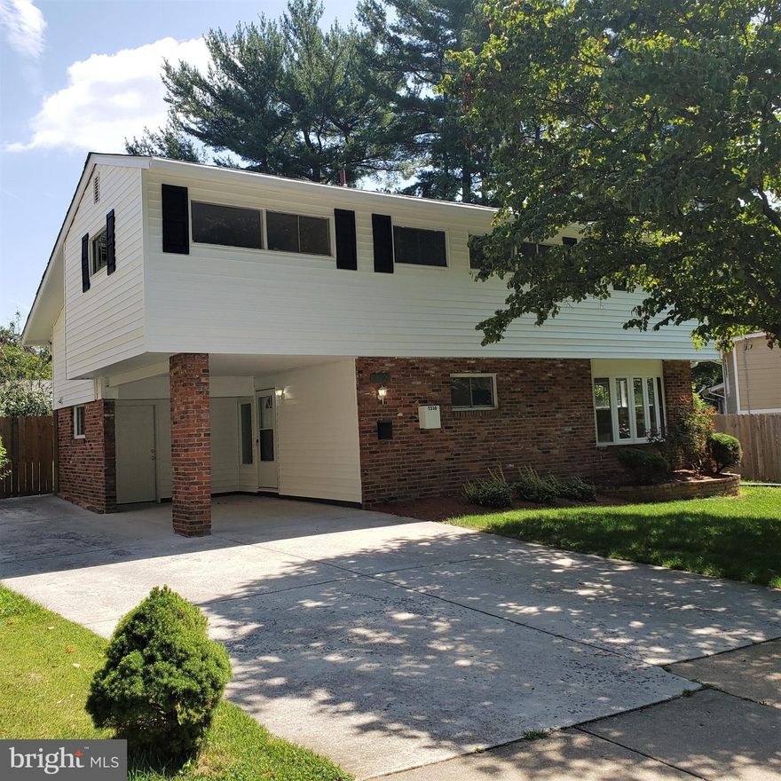 Simply Gorgeous!
This lovely home has Luxury flooring - Brazilian Cherrywood recently refinished and brilliant.
FRESH PAINT throughout this home.
Walk into the open kitchen and dining room area.
Step up to the living room with ample glass doors leading to the fenced in backyard and deck.
Recently new gutters with leaf guard, new plumbing and windows. Like New!!!
The primary bedroom has its own private step down bathroom with cedar closet.
Great location and within minutes to ICC-200, I-270, Twinbrook/Rockville Metro, major shopping, local walking trails and Rockville Rec Center.