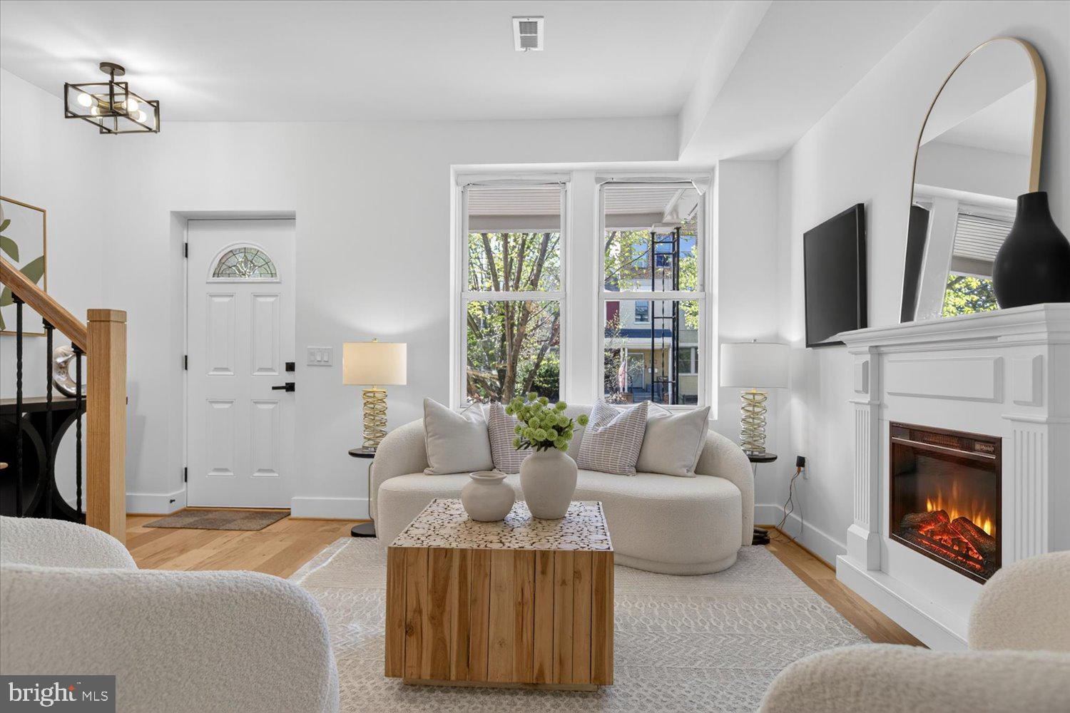 1704 INDEPENDENCE AVENUE SE