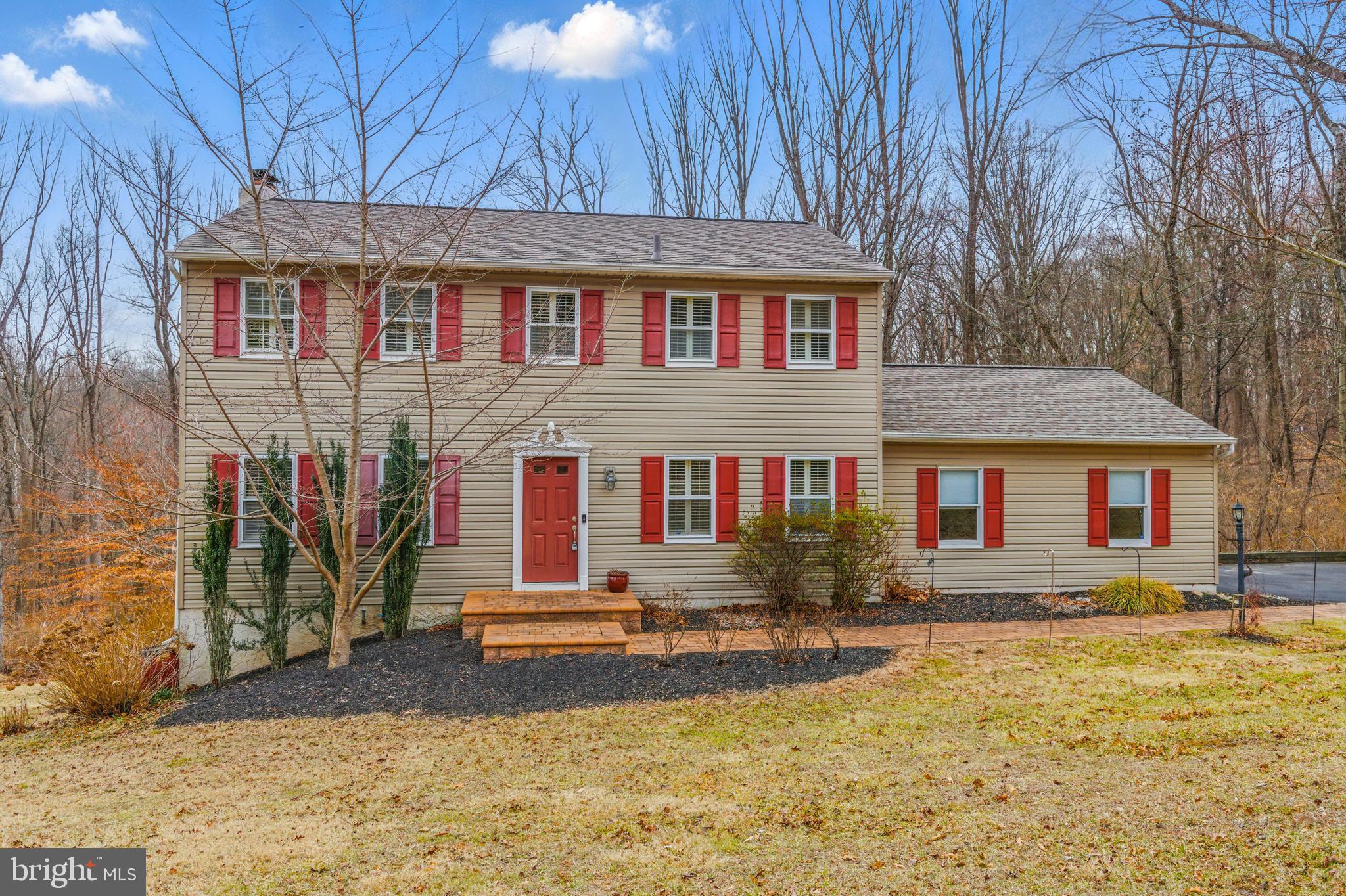 121 RIDGEWOOD CIRCLE