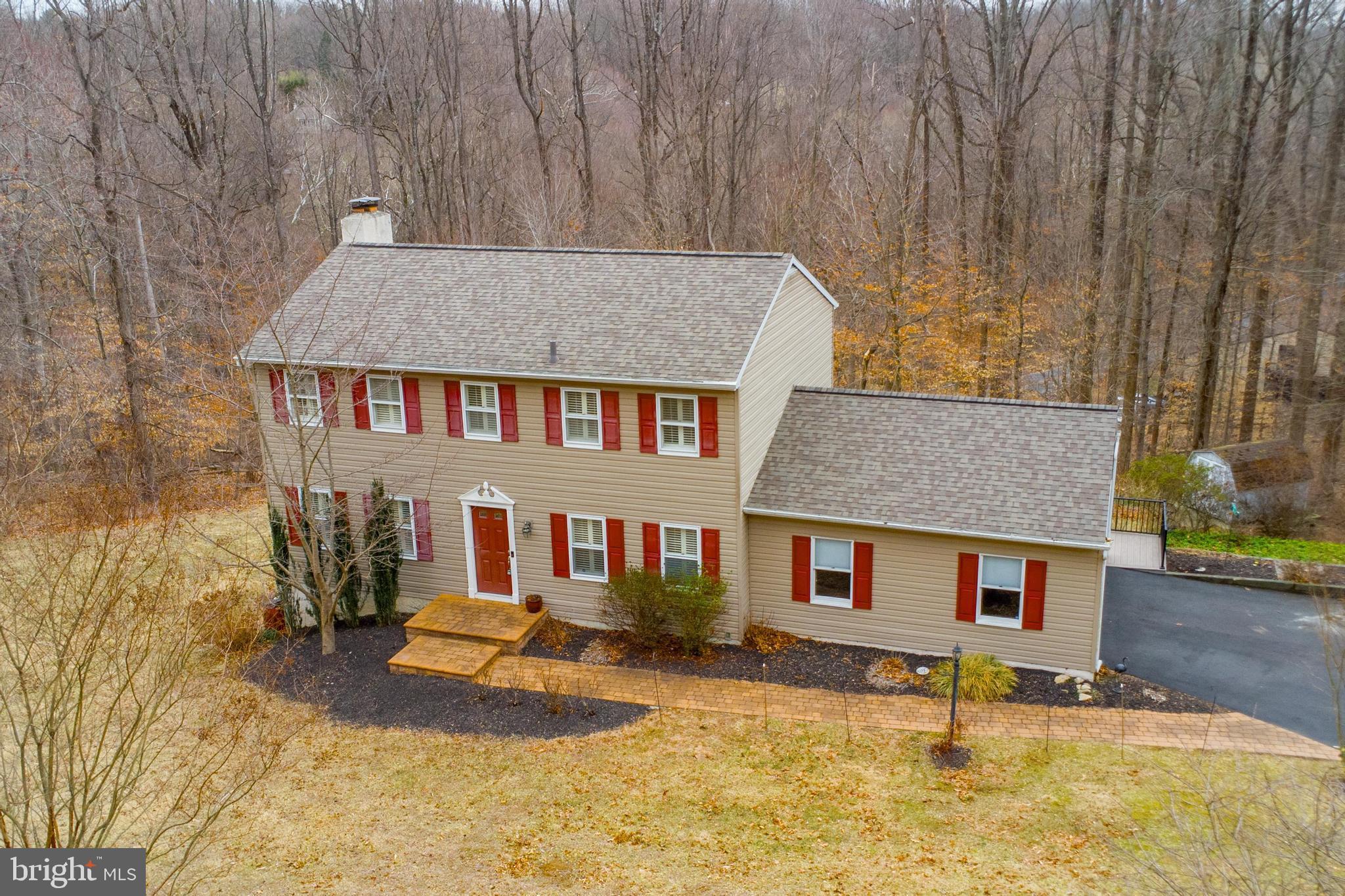 121 RIDGEWOOD CIRCLE
