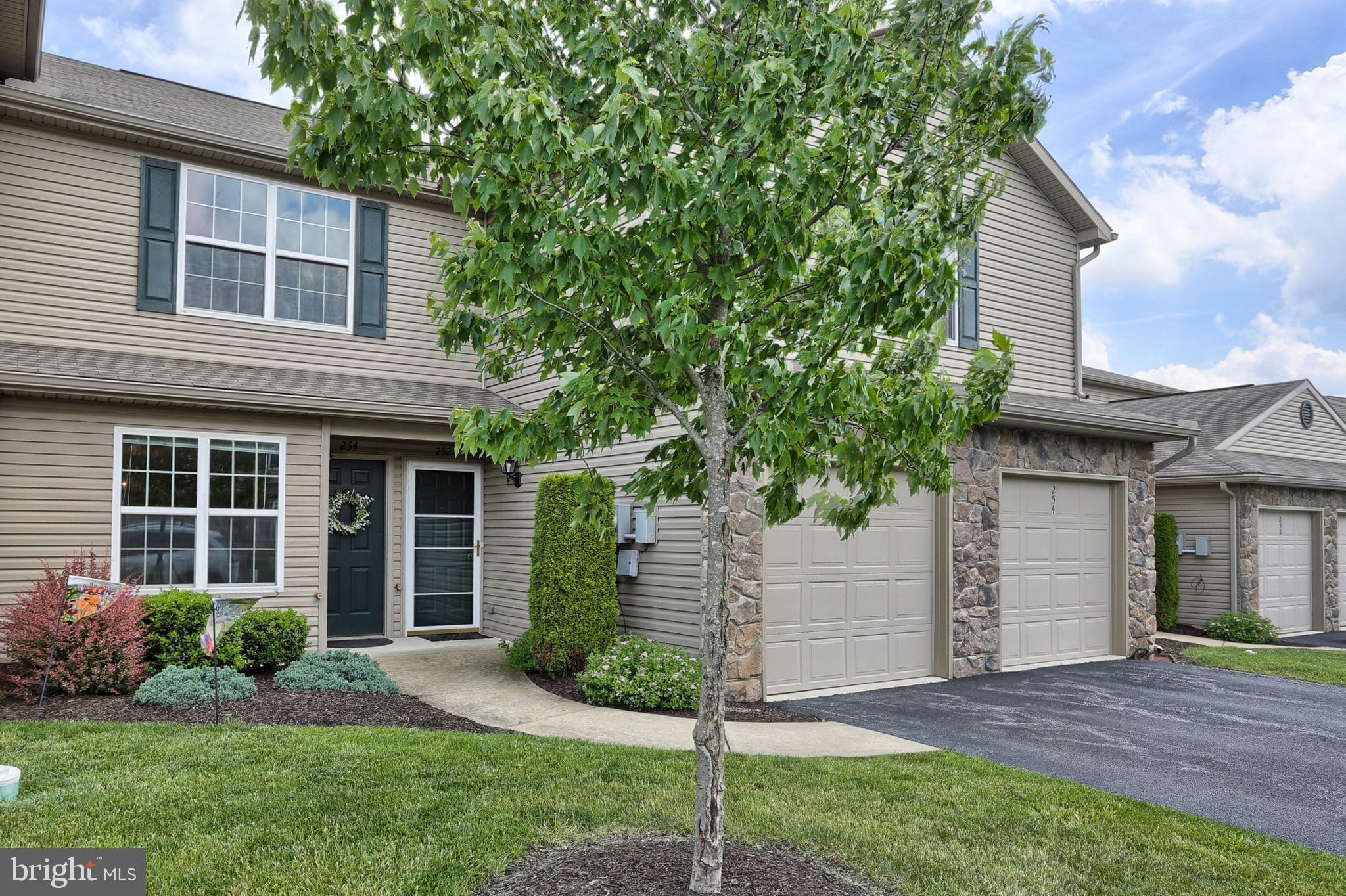 PINNACLE AT HERSHEY MEADOWS - Residential