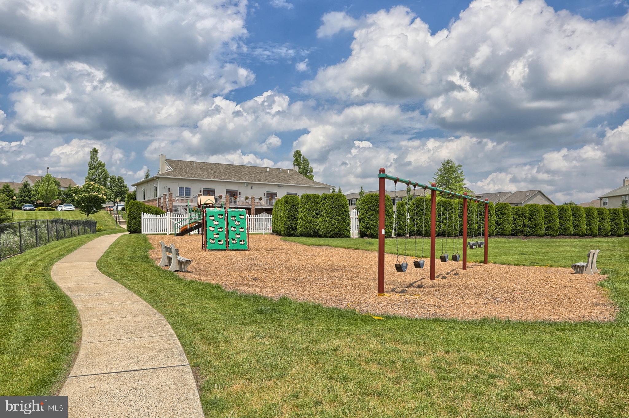 PINNACLE AT HERSHEY MEADOWS - Residential