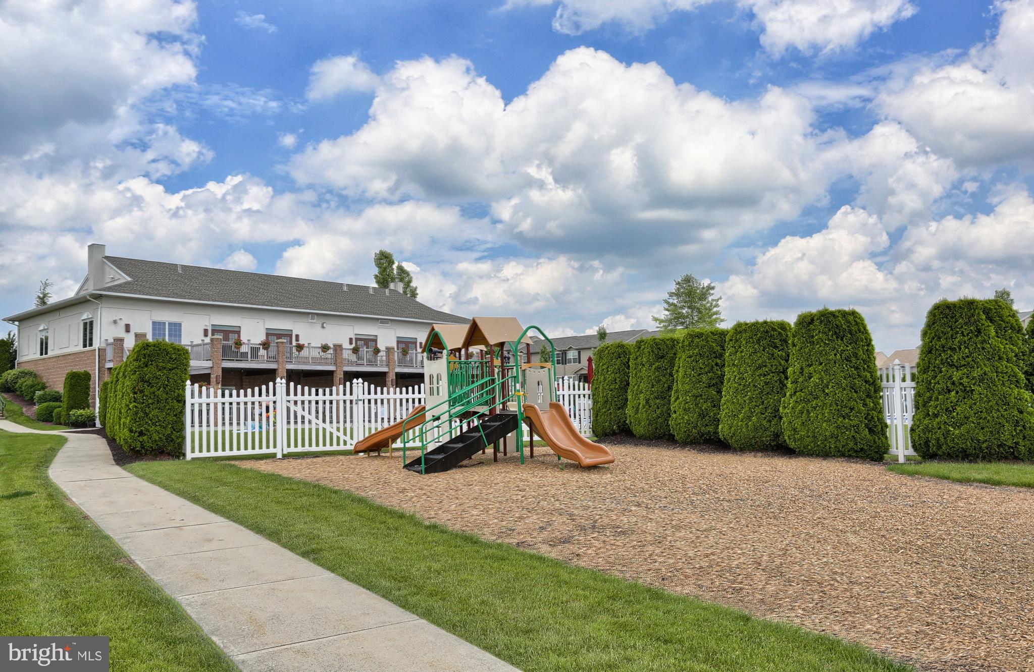 PINNACLE AT HERSHEY MEADOWS - Residential