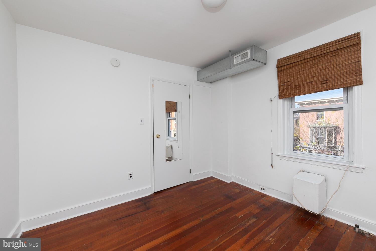 4373 MAIN STREET 3F