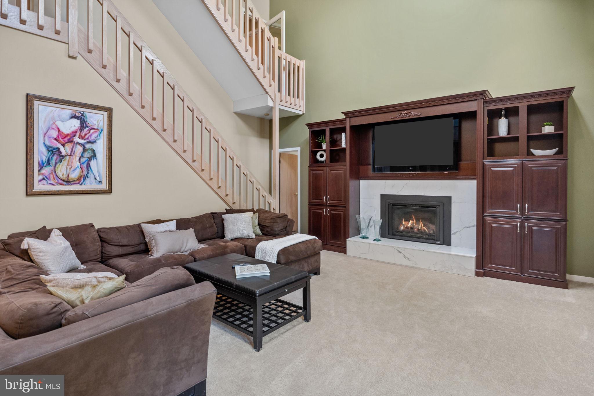 HAMPTON WOODS - Residential