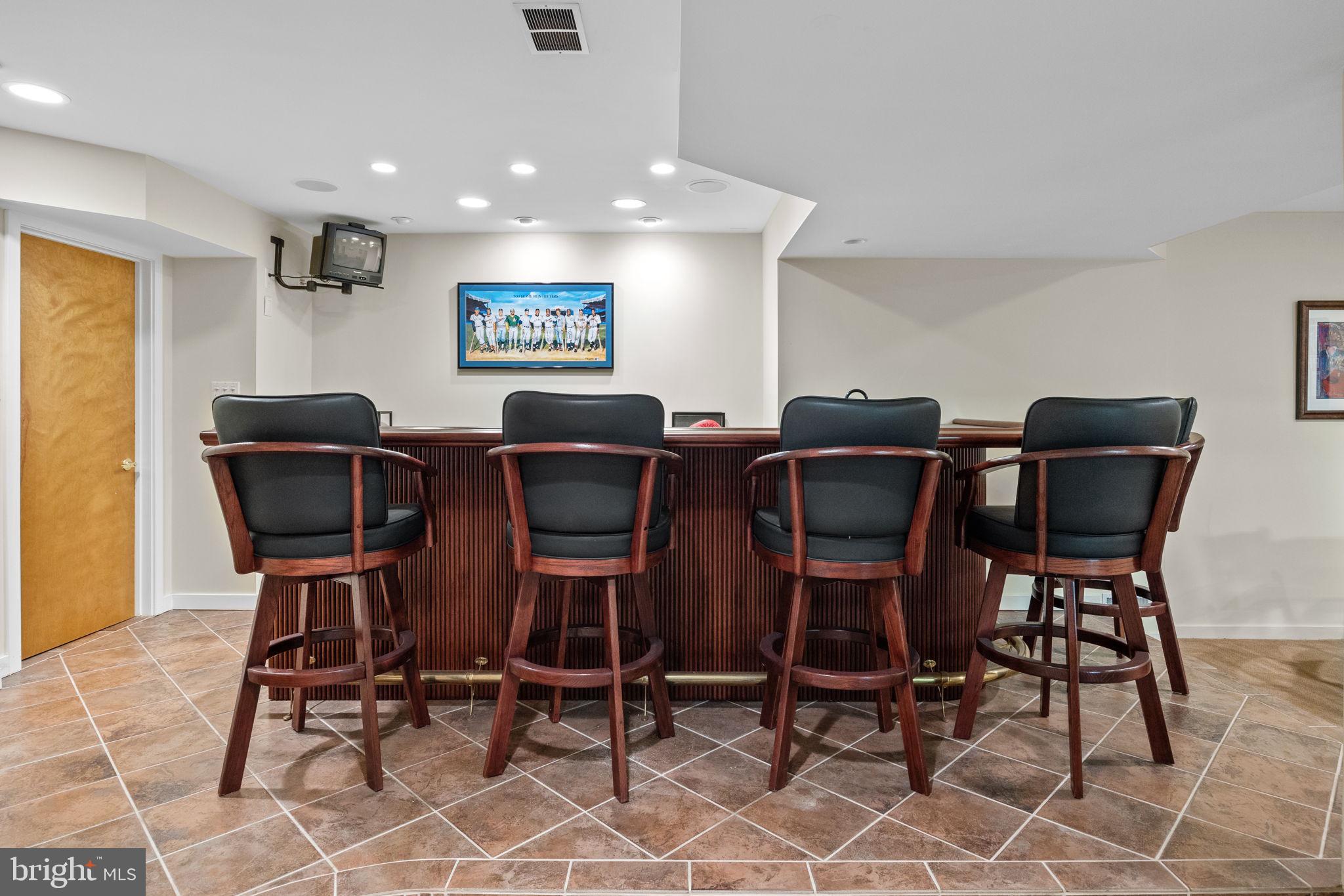 HAMPTON WOODS - Residential