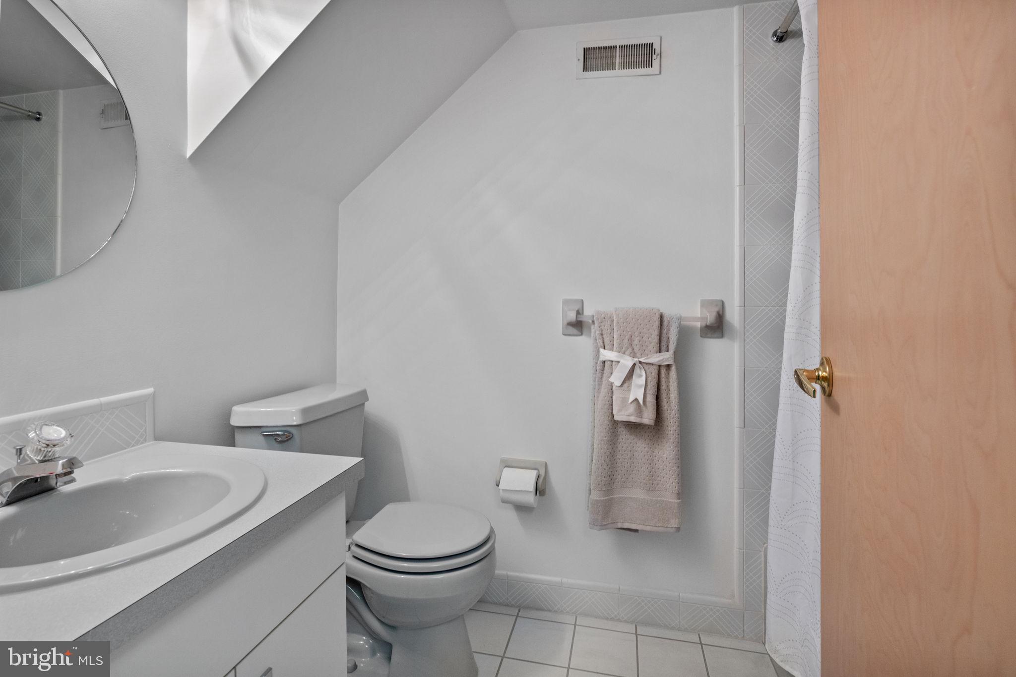 HAMPTON WOODS - Residential