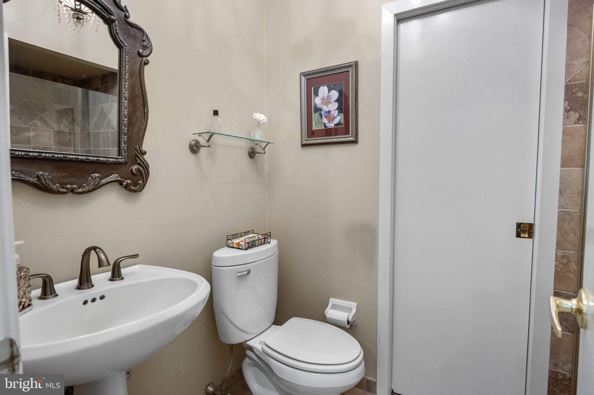 HAMPTON WOODS - Residential