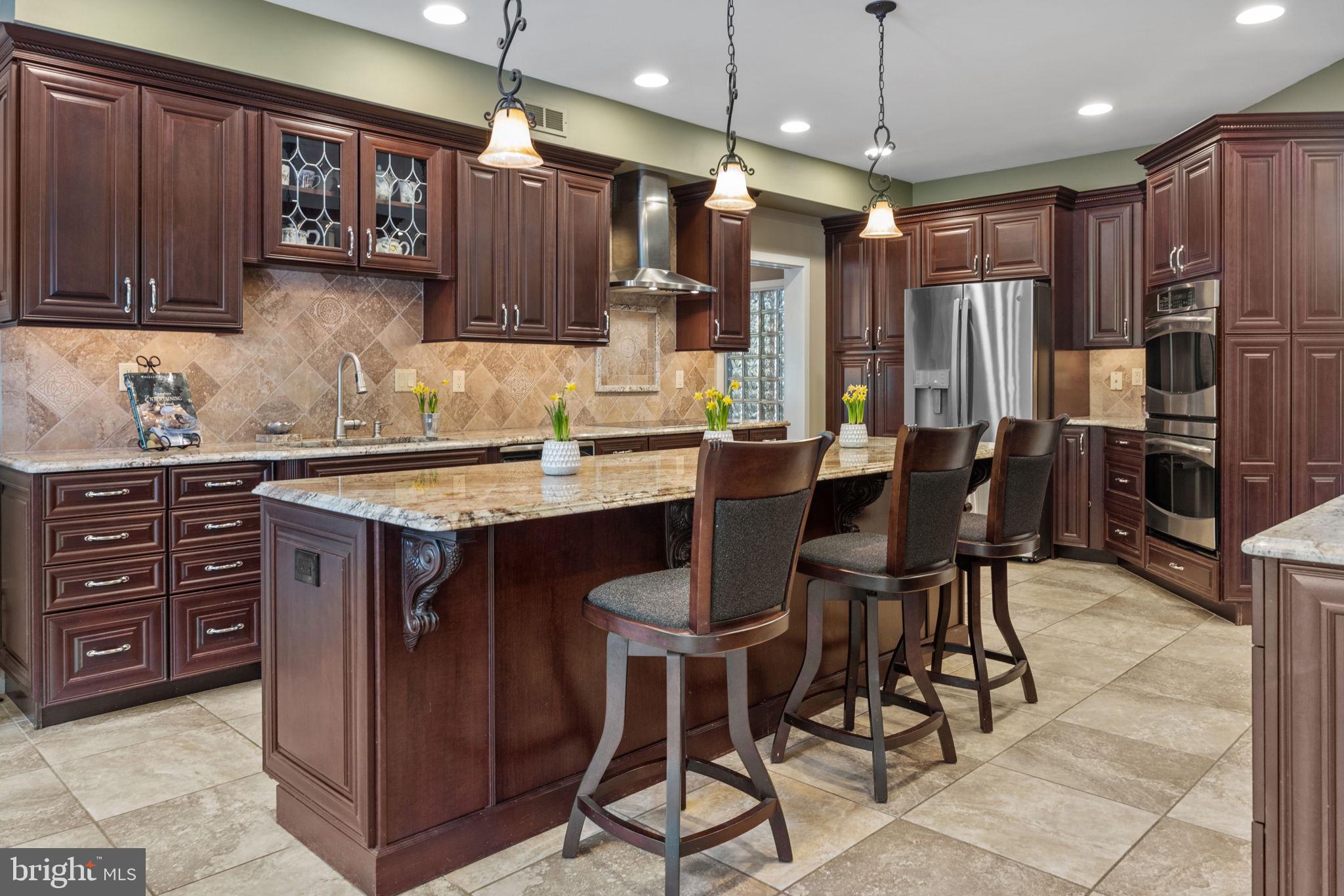 HAMPTON WOODS - Residential